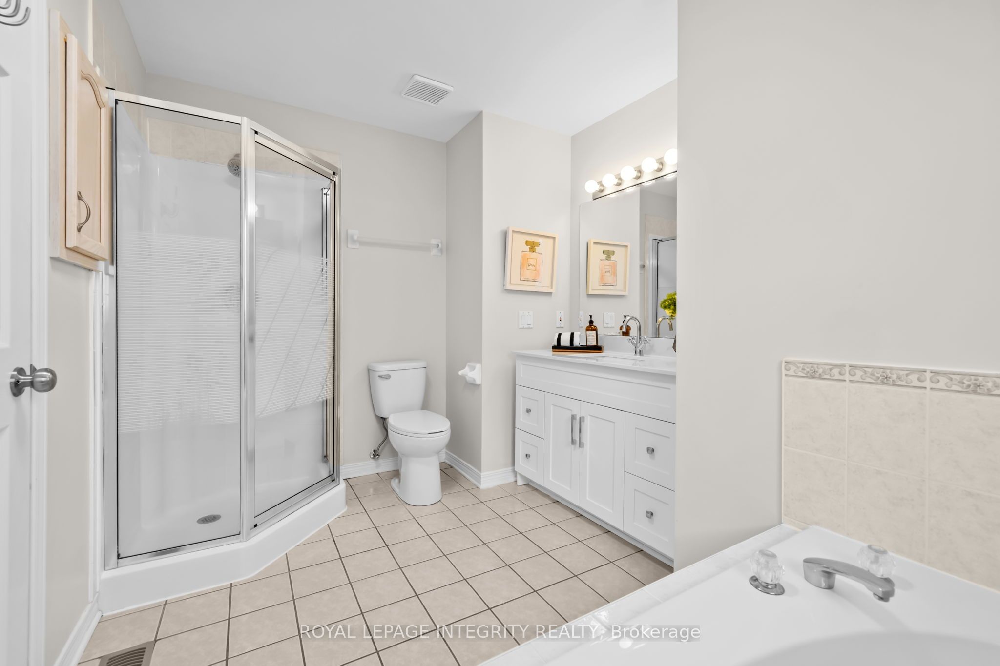 4 Tamarack Place N Property Photo 29