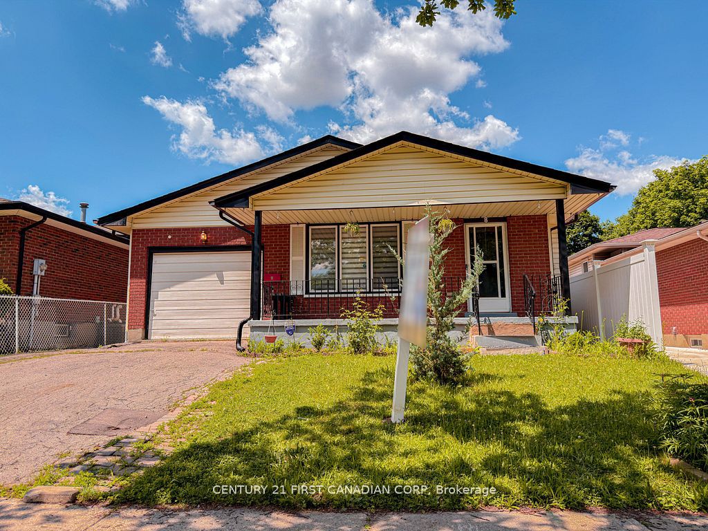 8 Poplar Crescent Property Photo 1