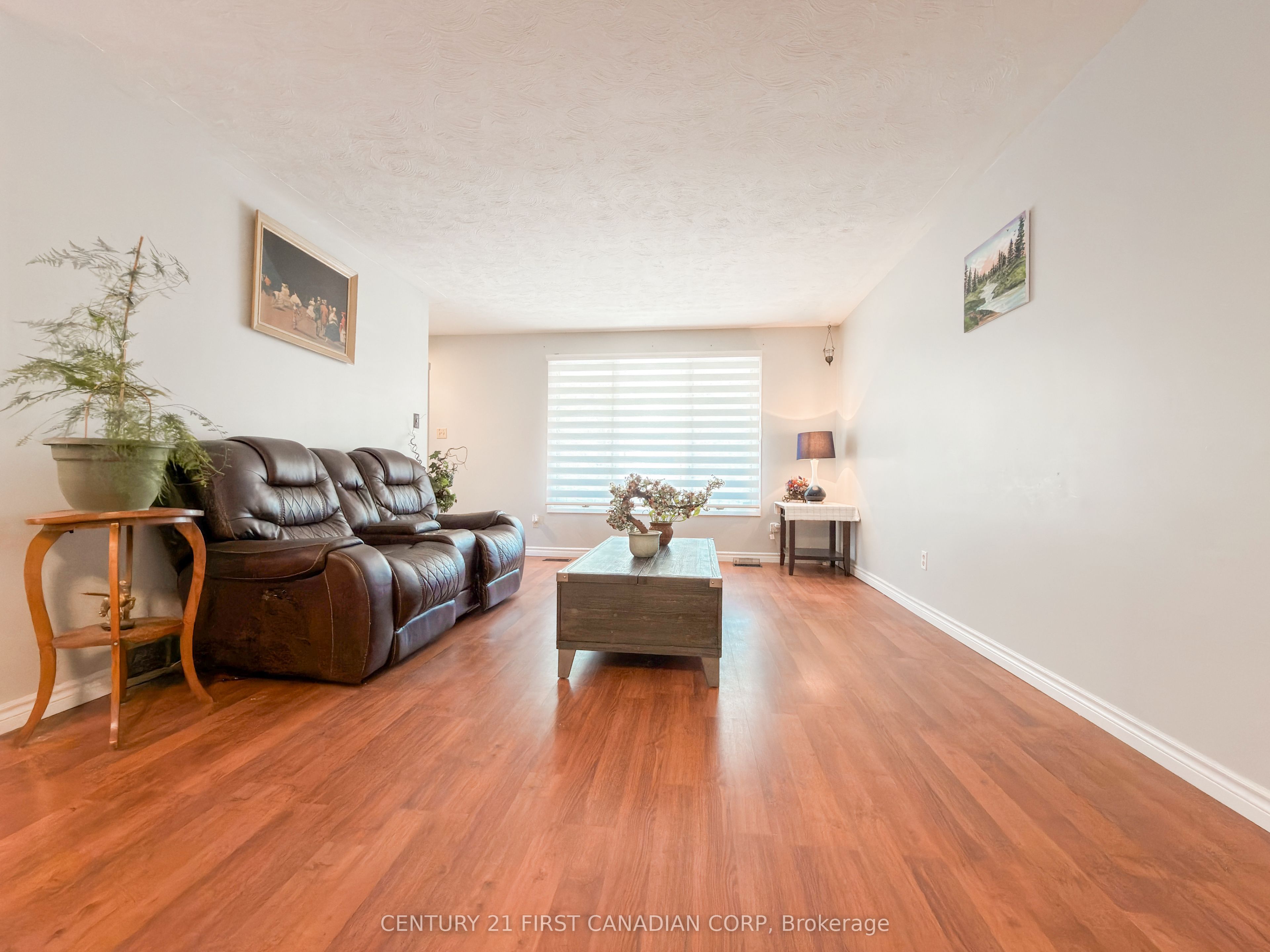 8 Poplar Crescent Property Photo 4