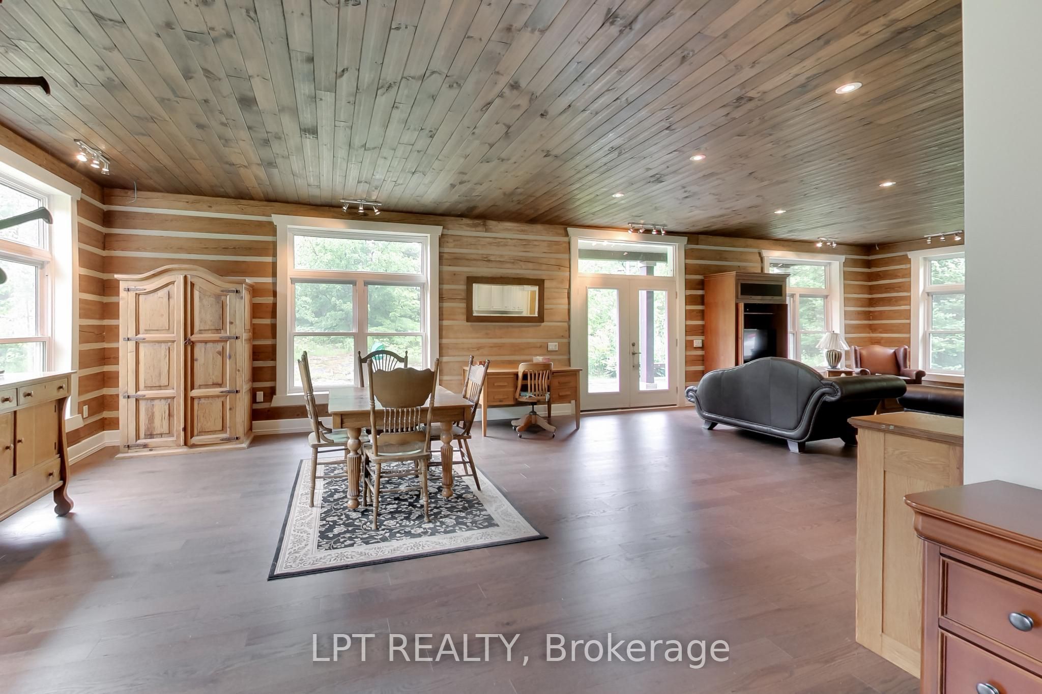 1039 Ben Lake Road E Property Photo 6