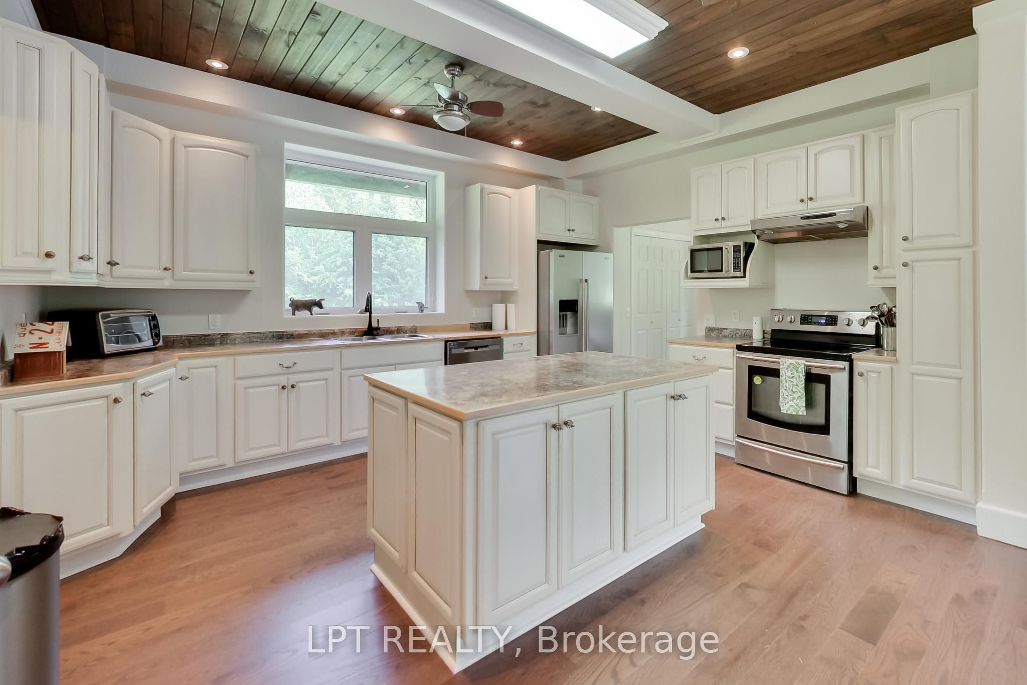 1039 Ben Lake Road E Property Photo 13