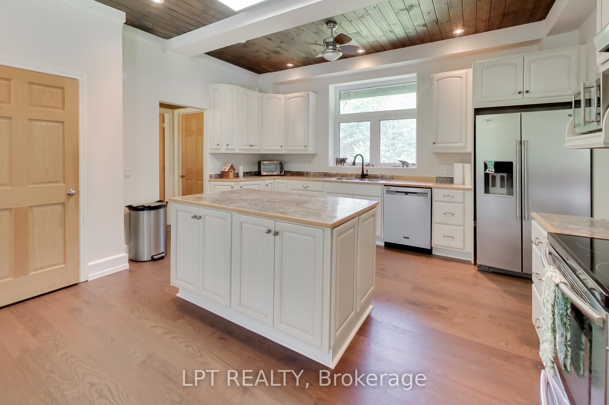 1039 Ben Lake Road E Property Photo 14