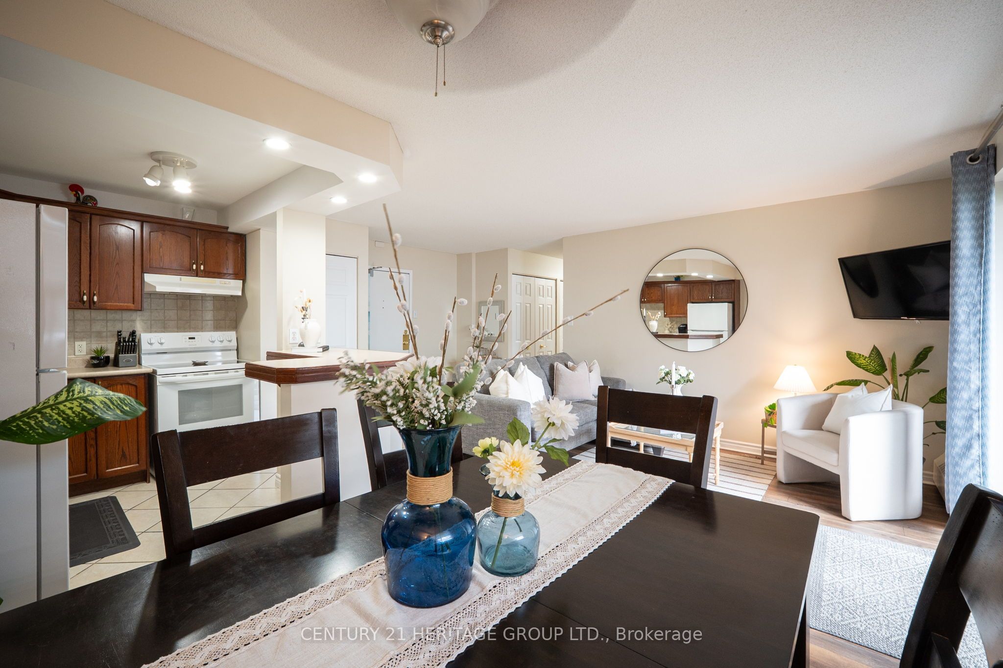 648 Grey Street 203 Property Photo 10