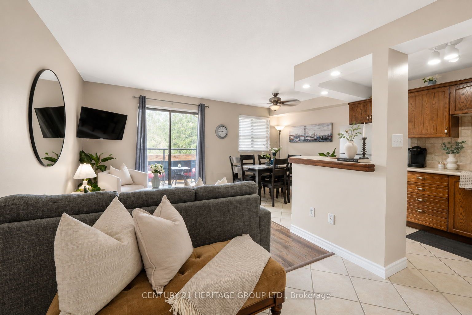 648 Grey Street 203 Property Photo 11