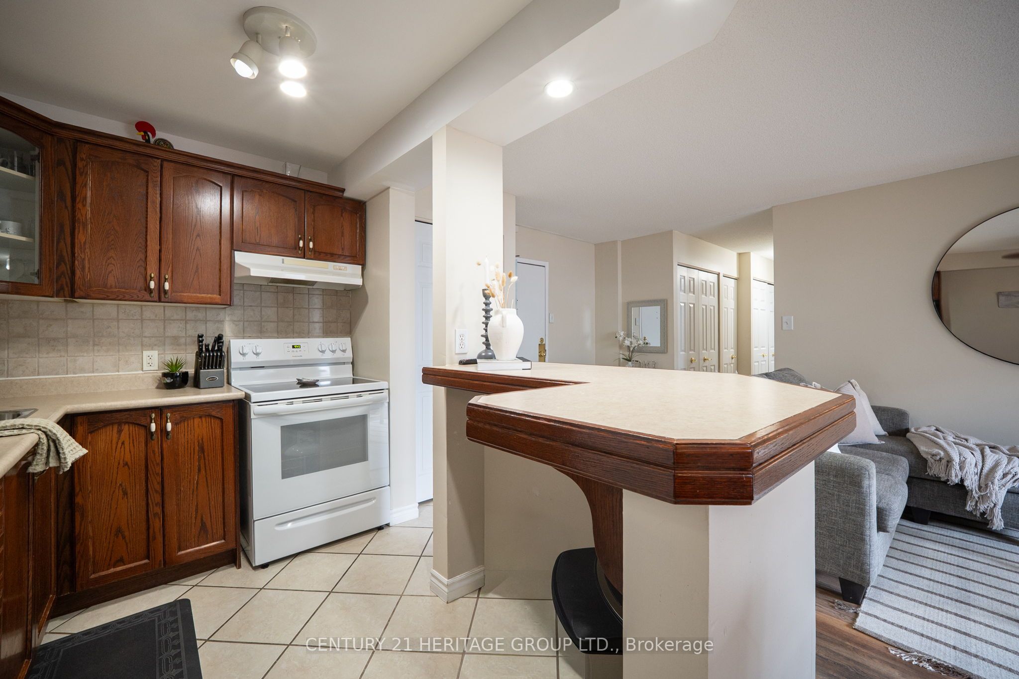 648 Grey Street 203 Property Photo 17
