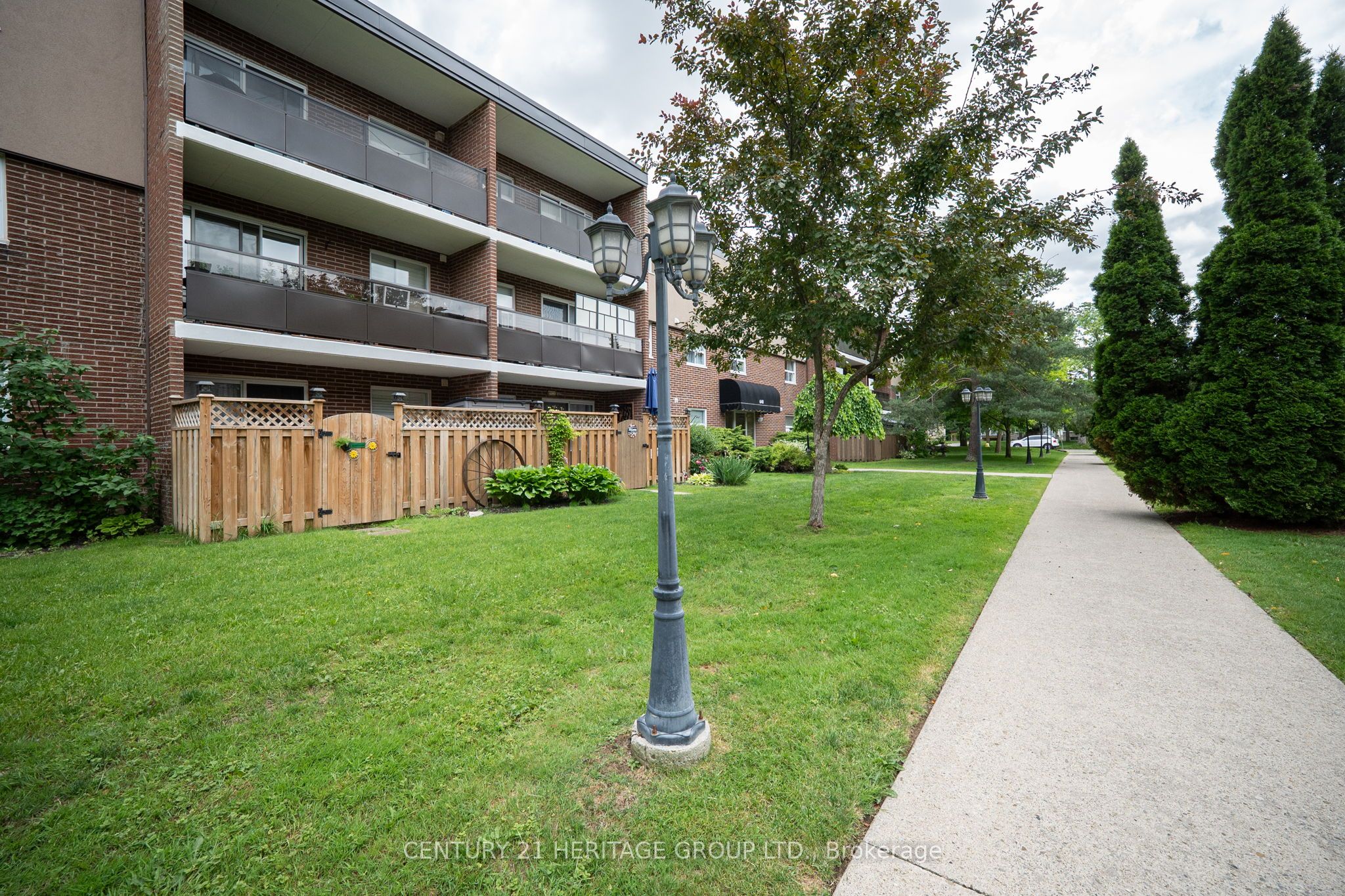 648 Grey Street 203 Property Photo 34