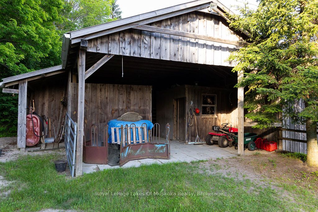 2245 Ahmic Lake Road Property Photo 38