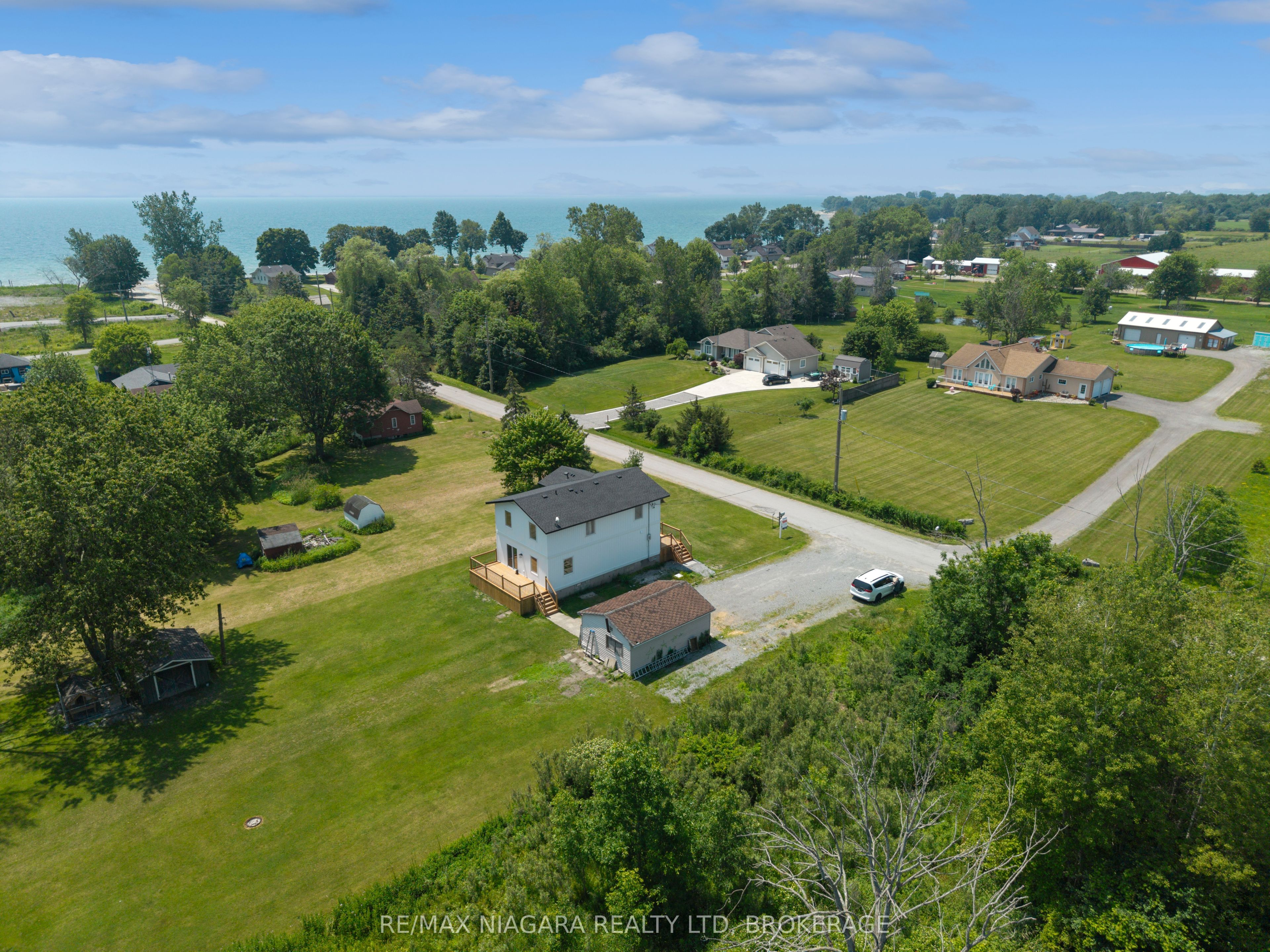 11809 Sideroad 18 Property Photo 34