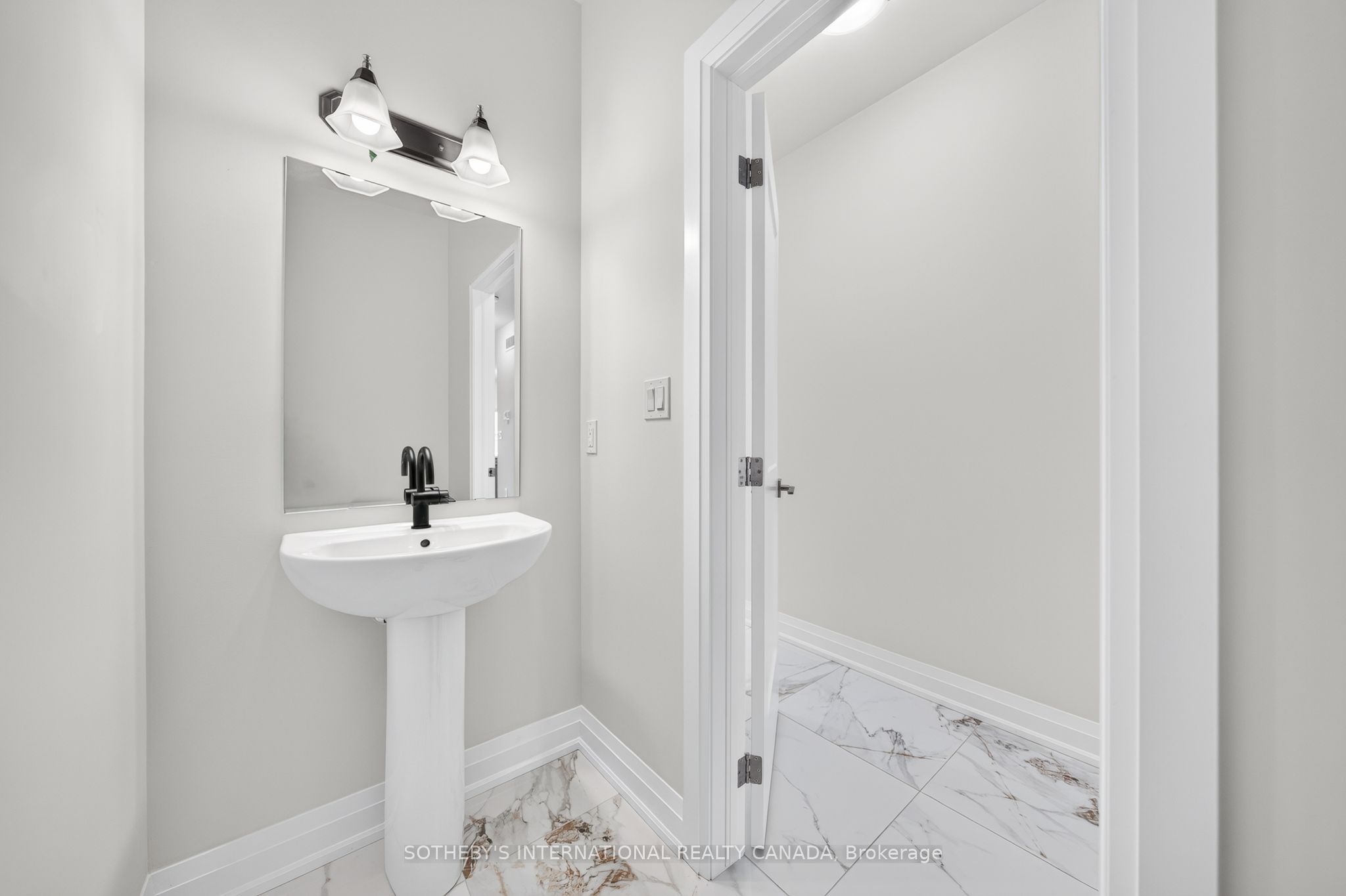 675 Victoria Road N 14 Property Photo 10