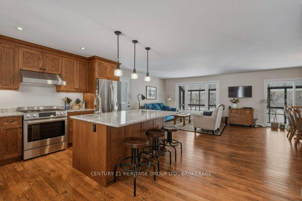 2097 Hambly Lane Property Photo 4