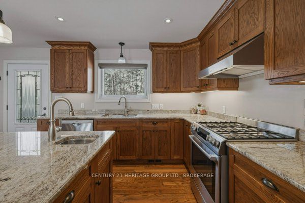 2097 Hambly Lane Property Photo 5