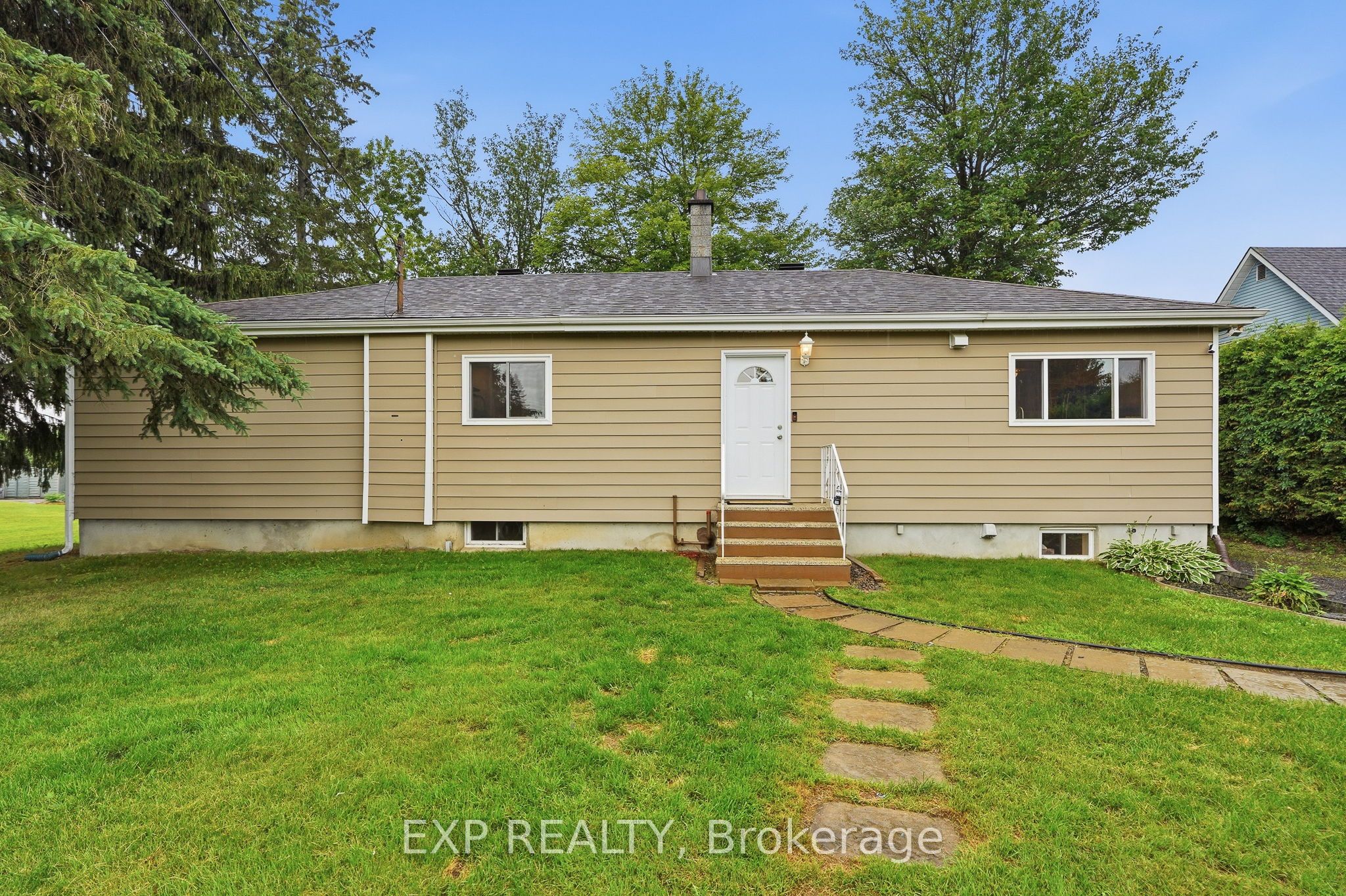 1876 Division Street Property Photo 1