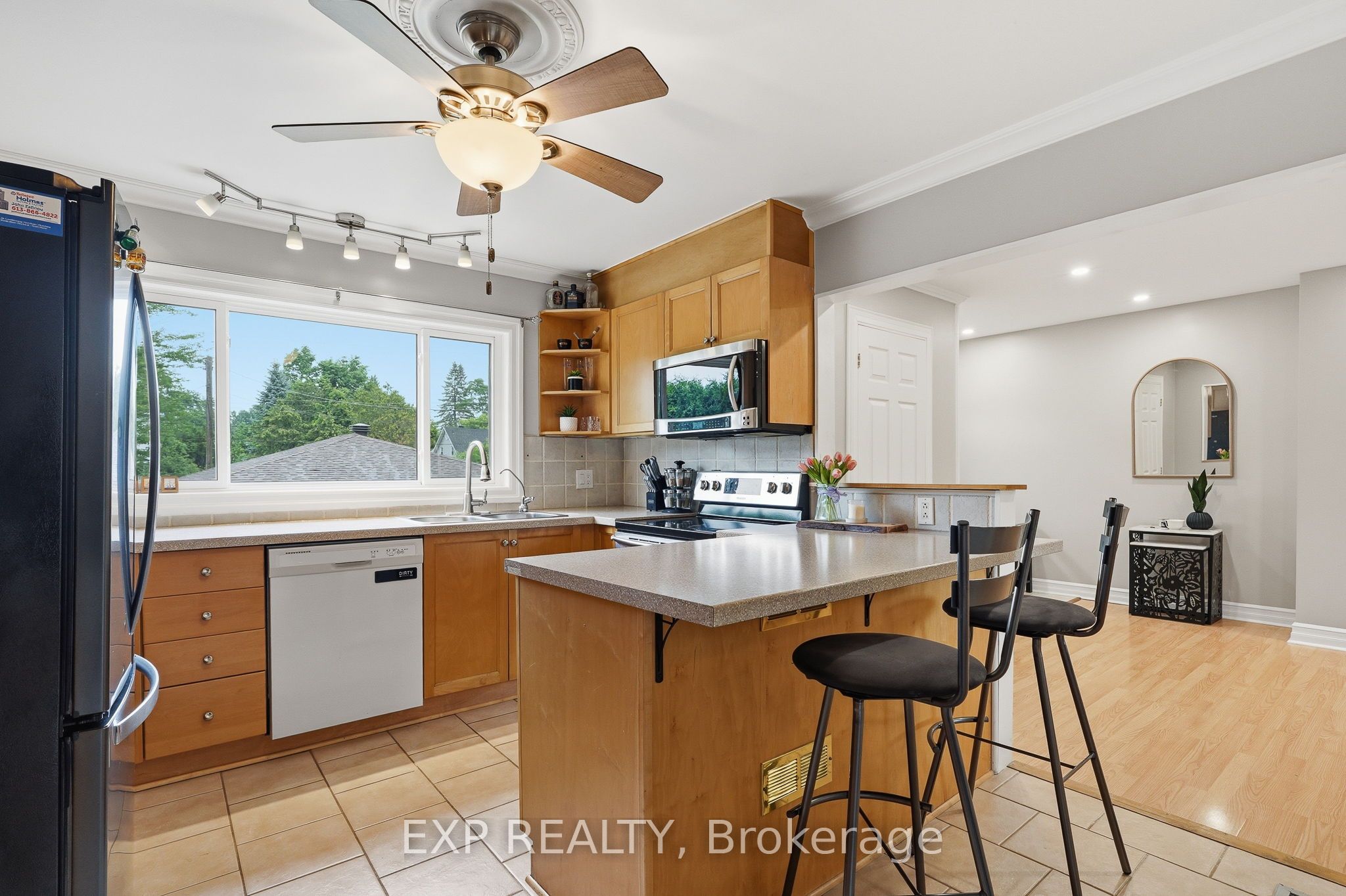 1876 Division Street Property Photo 10