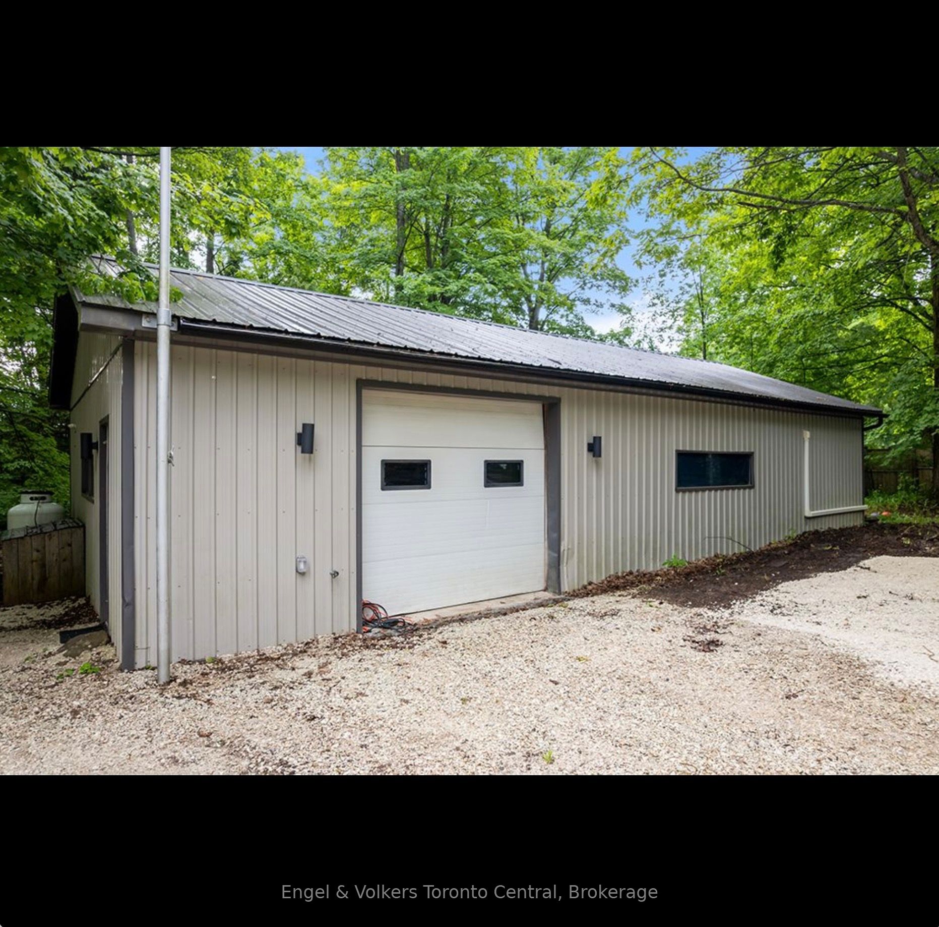 467042 12th Conc B Concession Property Photo 28
