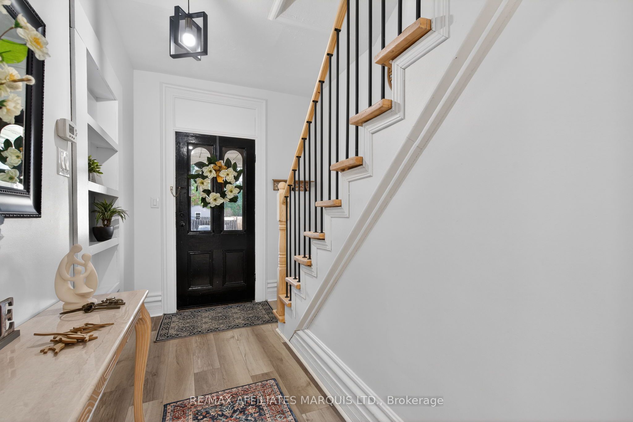 326 Third Street E Property Photo 5
