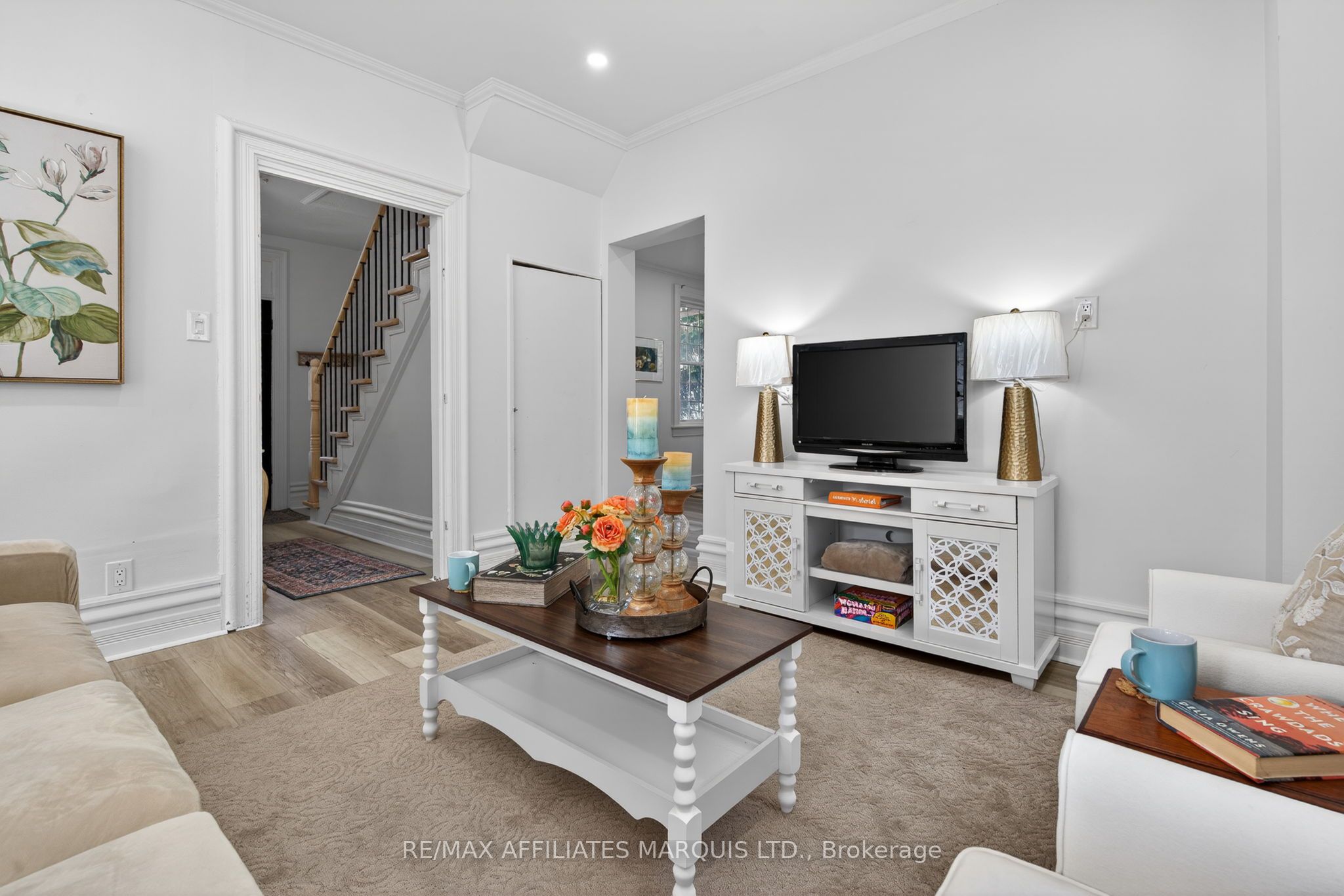 326 Third Street E Property Photo 10