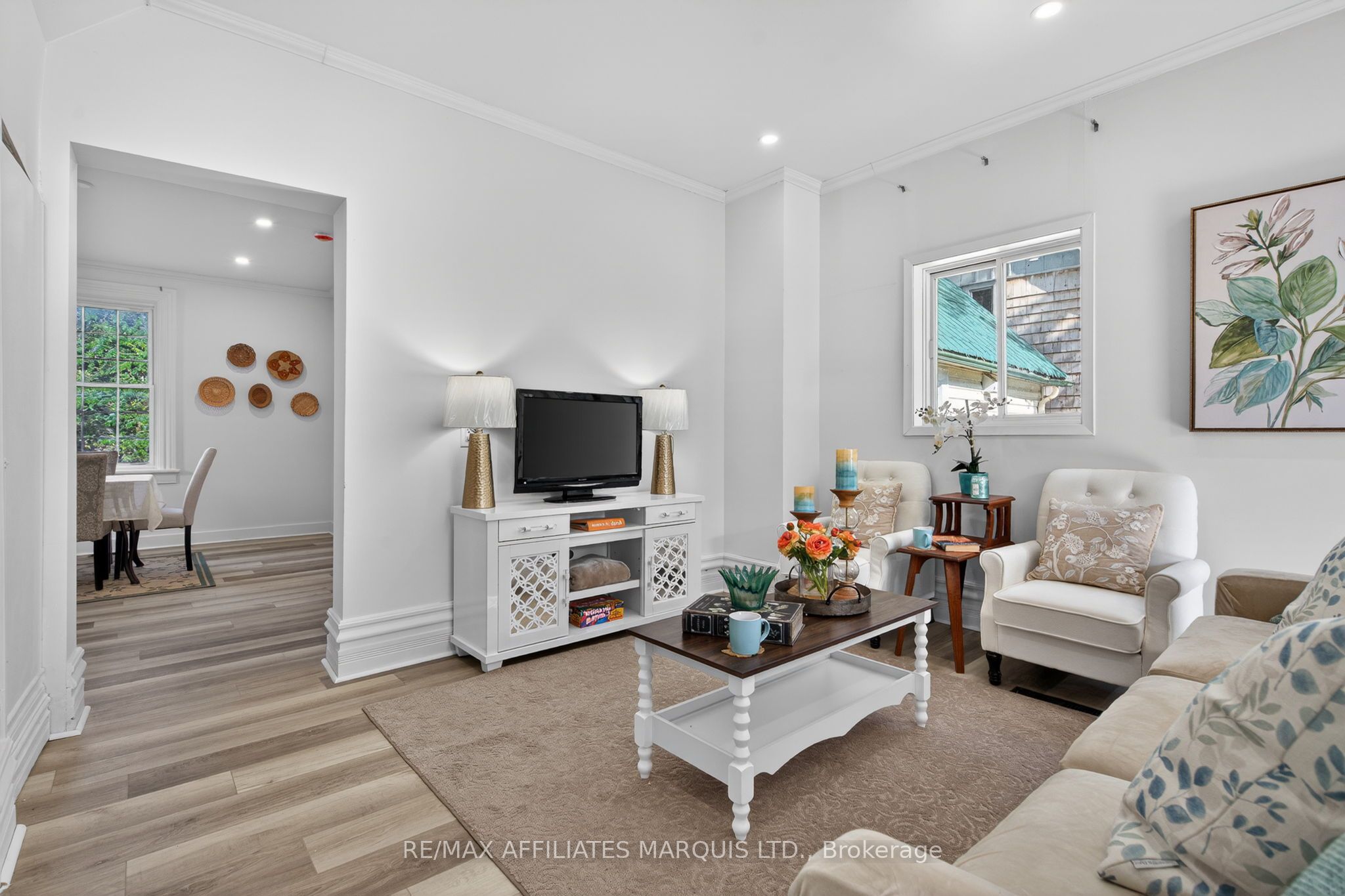 326 Third Street E Property Photo 11