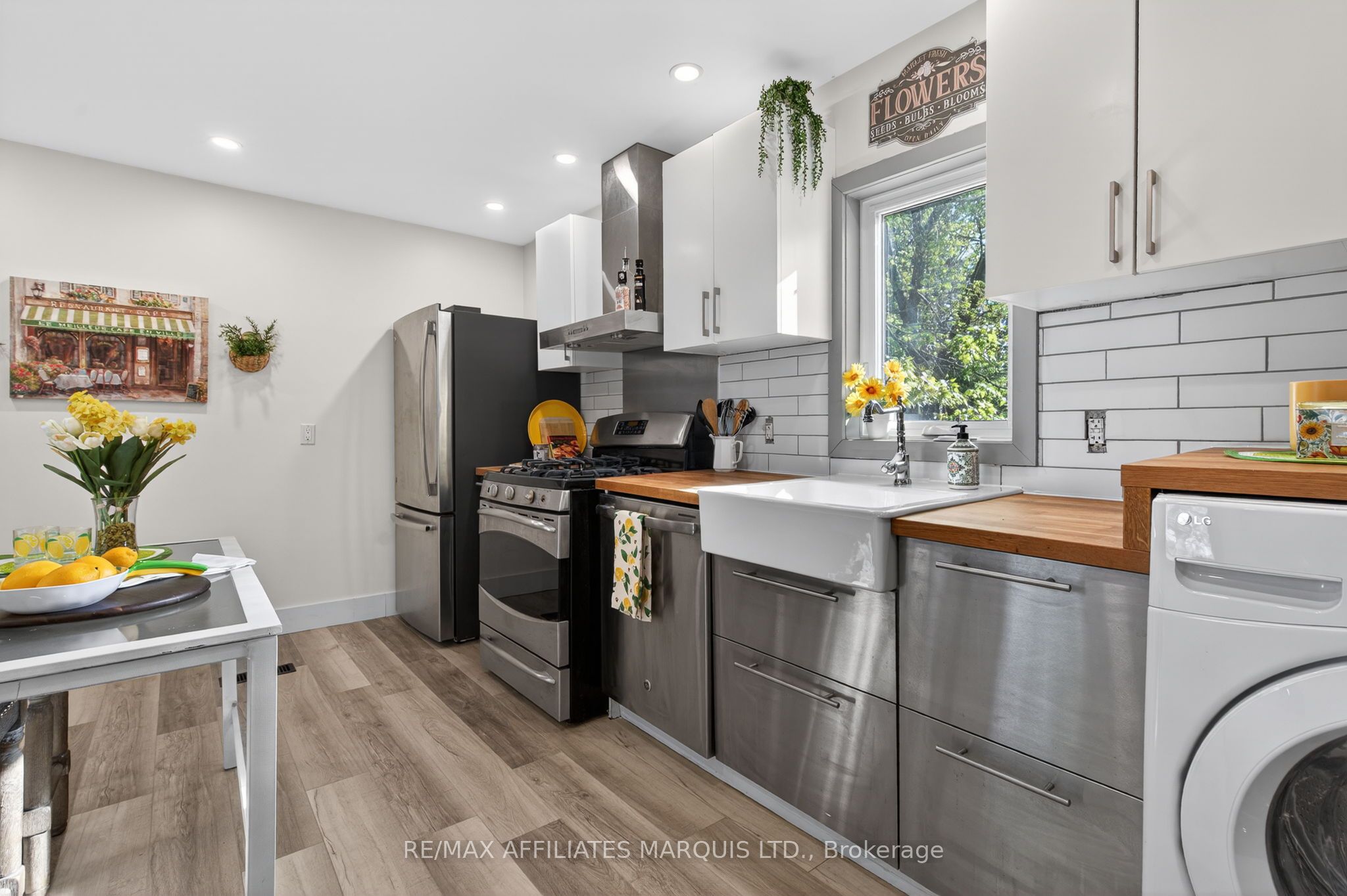 326 Third Street E Property Photo 16