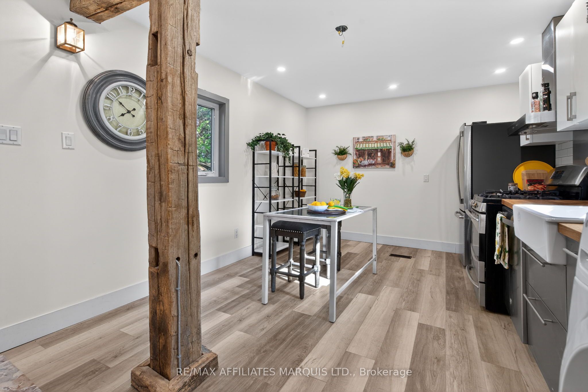 326 Third Street E Property Photo 18