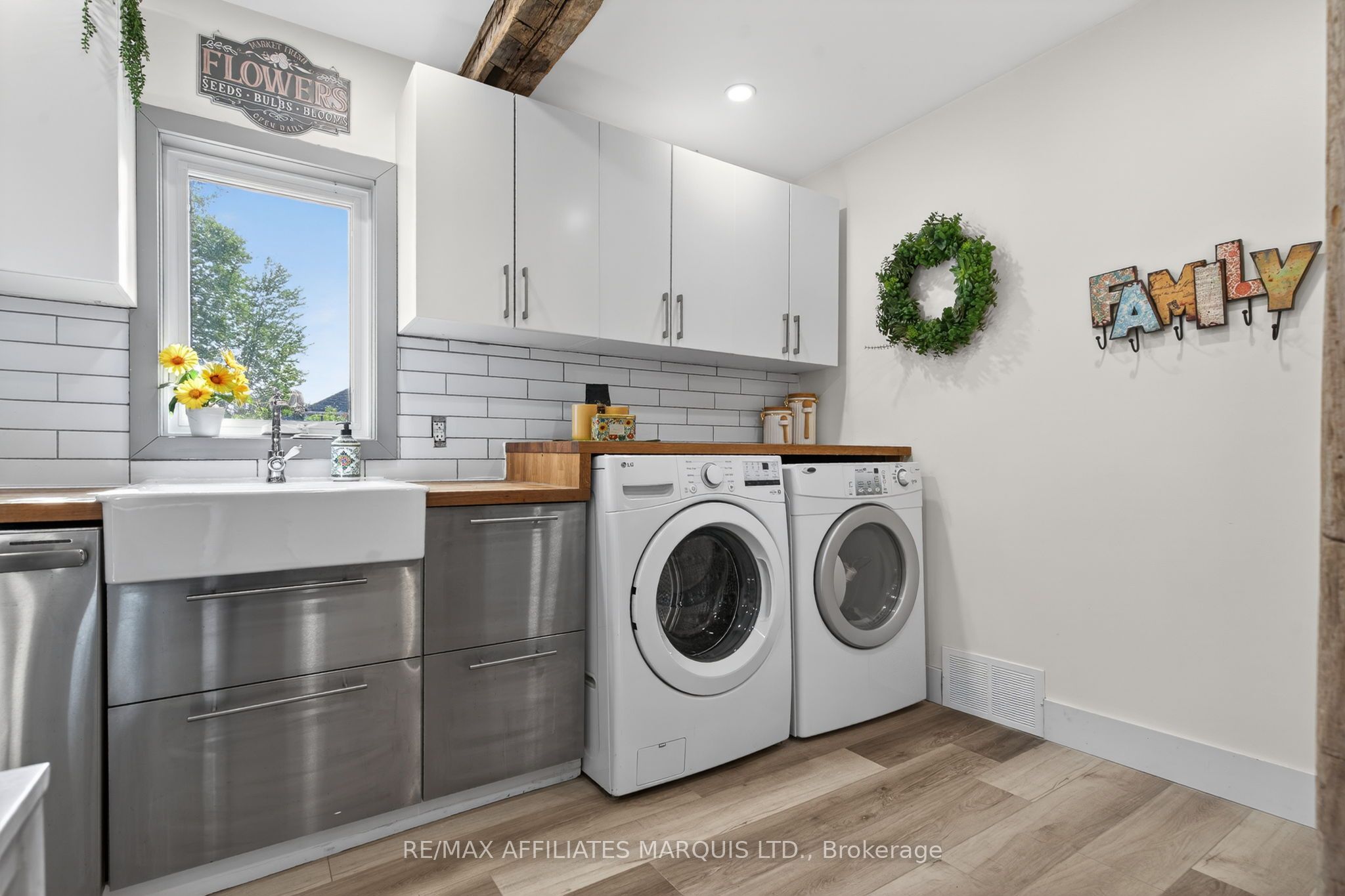 326 Third Street E Property Photo 21