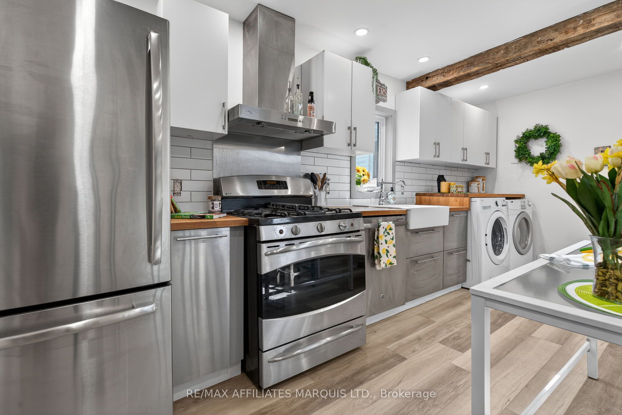 326 Third Street E Property Photo 22