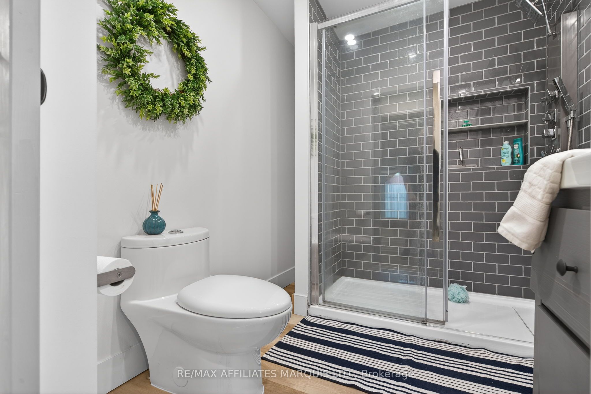 326 Third Street E Property Photo 24