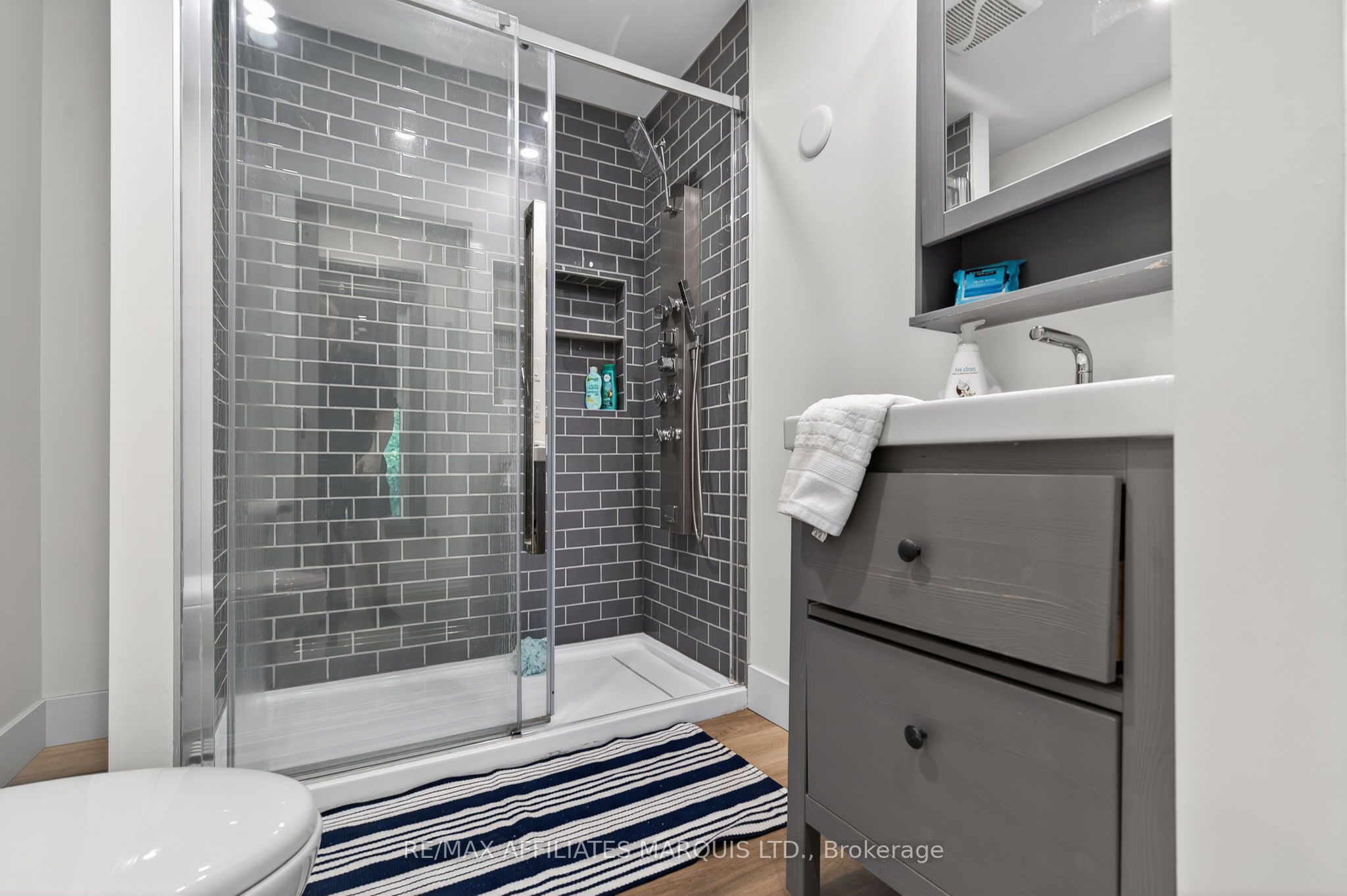 326 Third Street E Property Photo 25