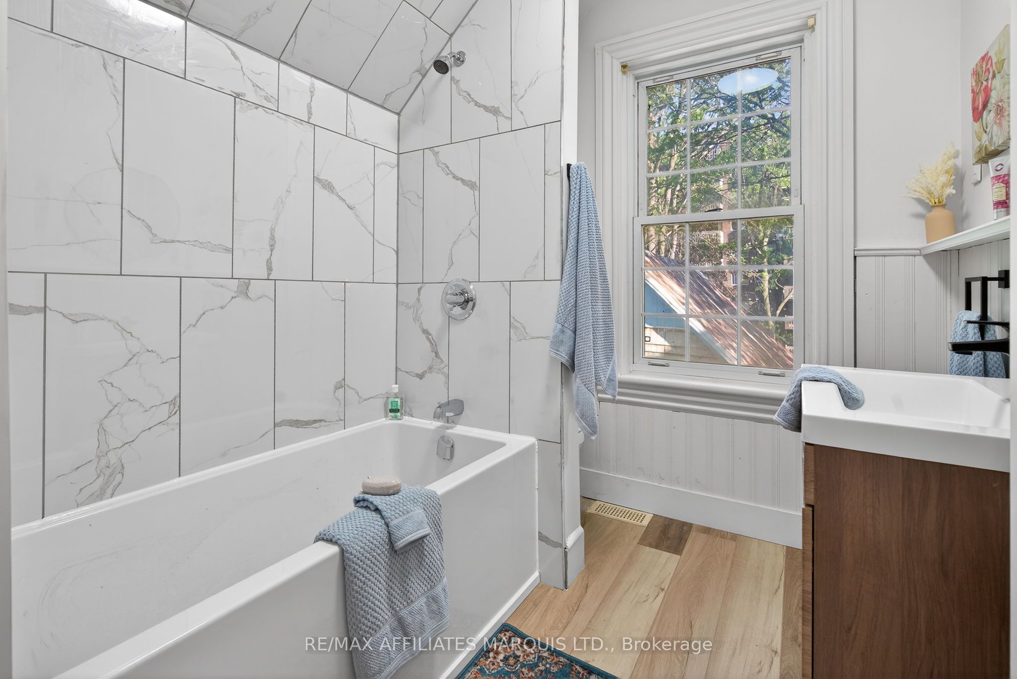 326 Third Street E Property Photo 33