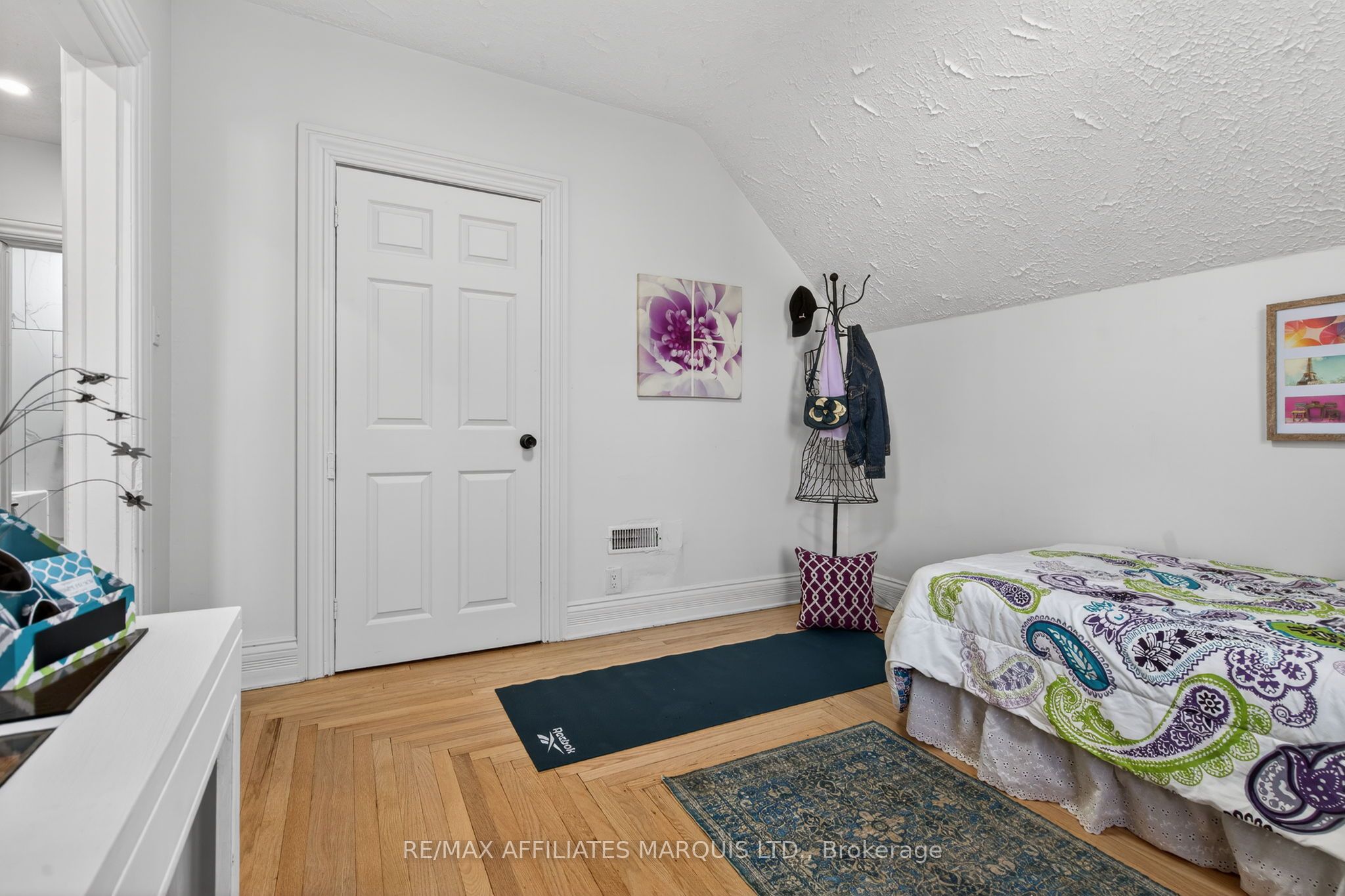 326 Third Street E Property Photo 40