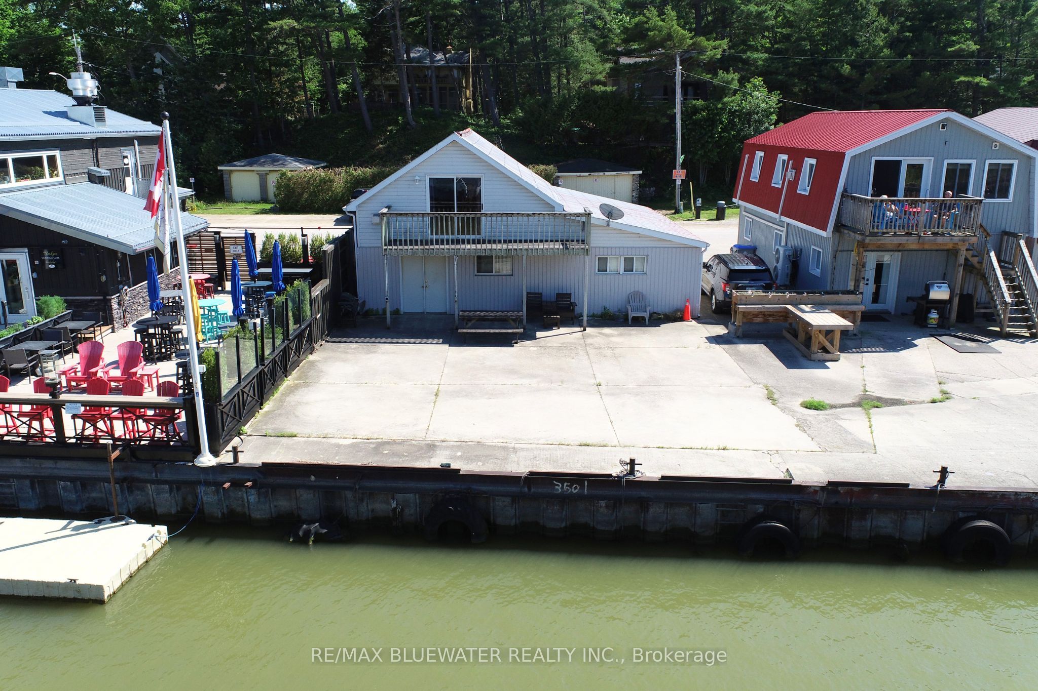 75 River Road Property Photo 1