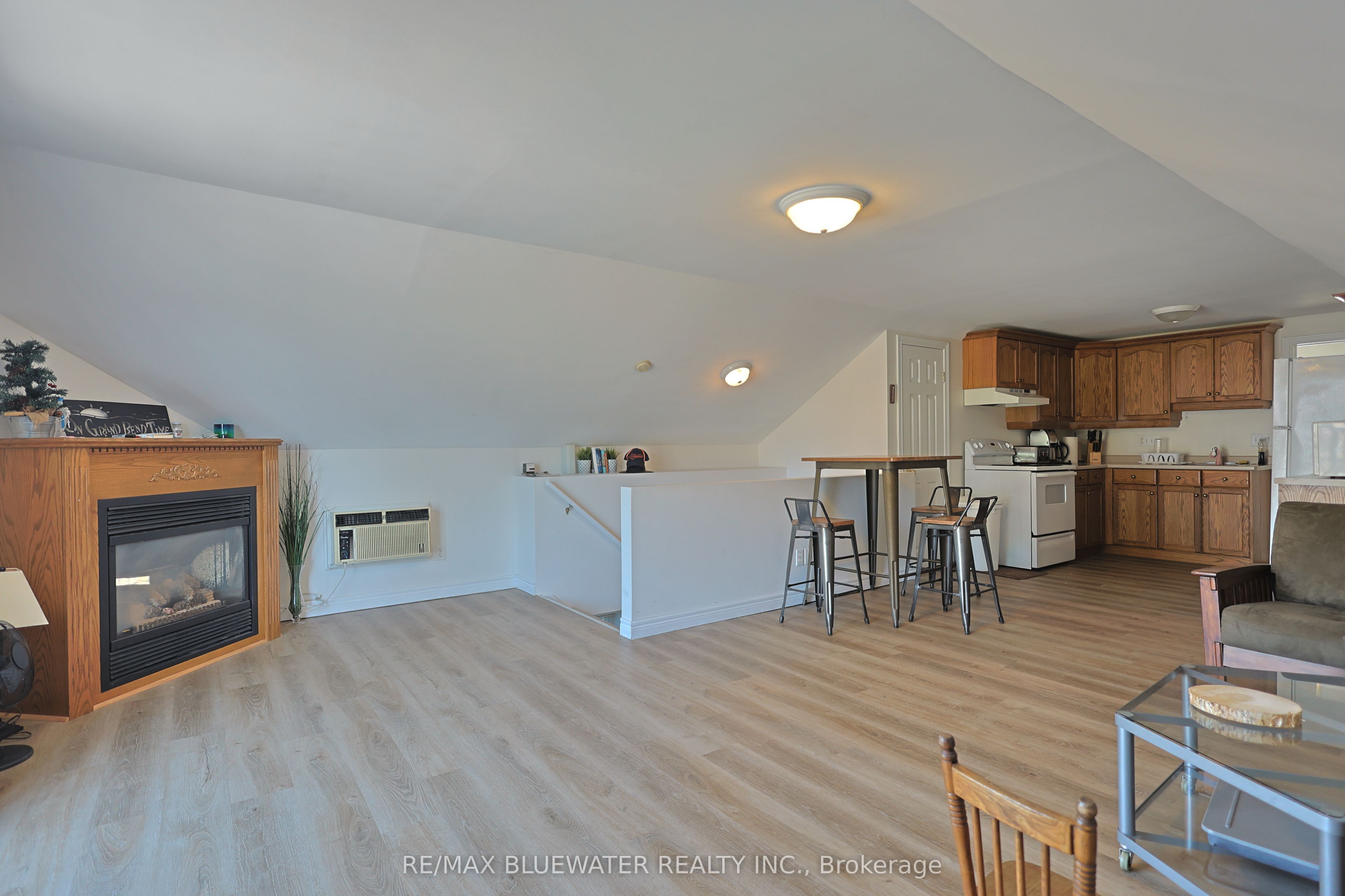 75 River Road Property Photo 7