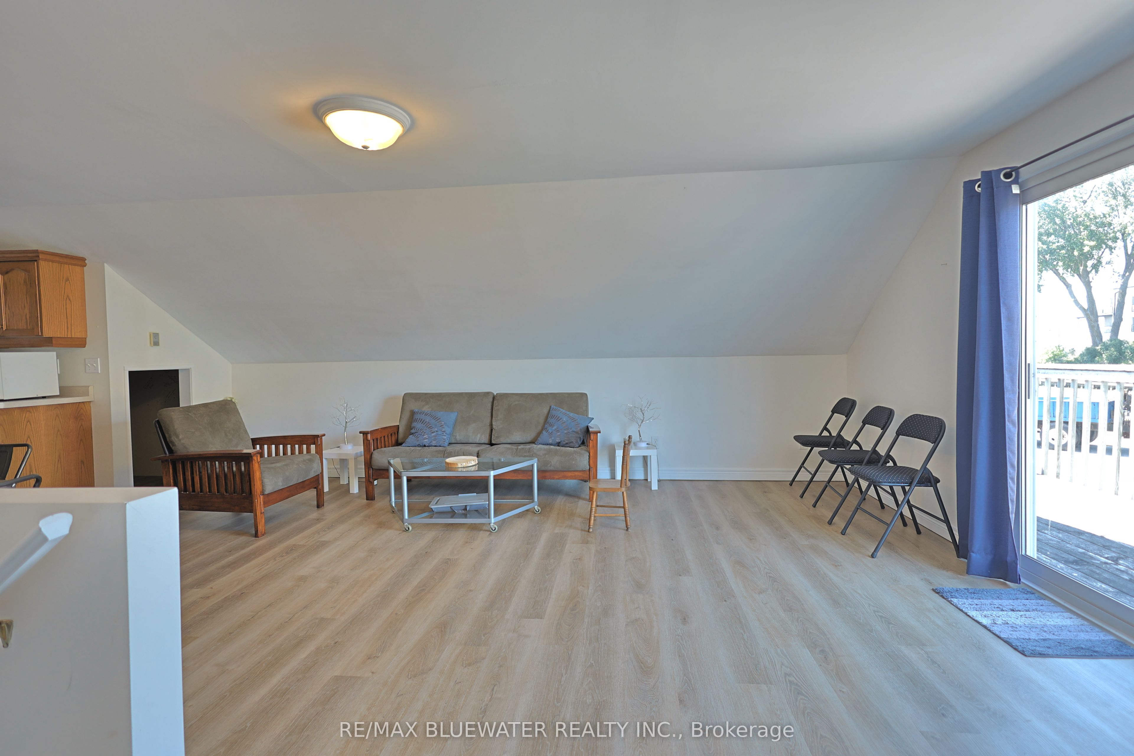 75 River Road Property Photo 8