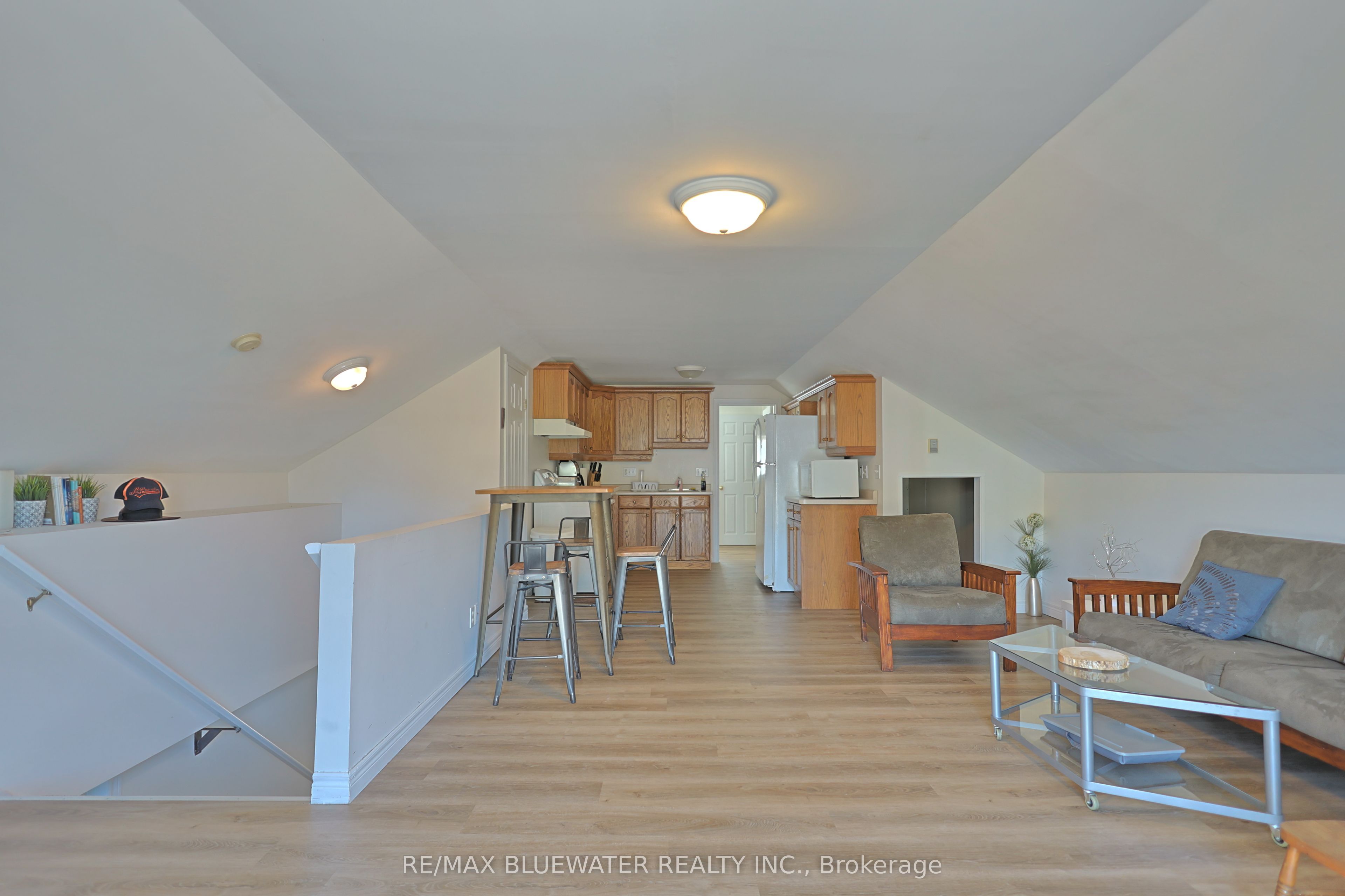 75 River Road Property Photo 9