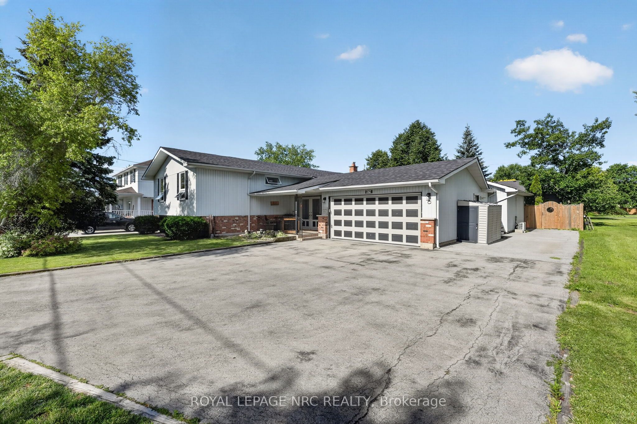 979 Crescent Road Property Photo 2