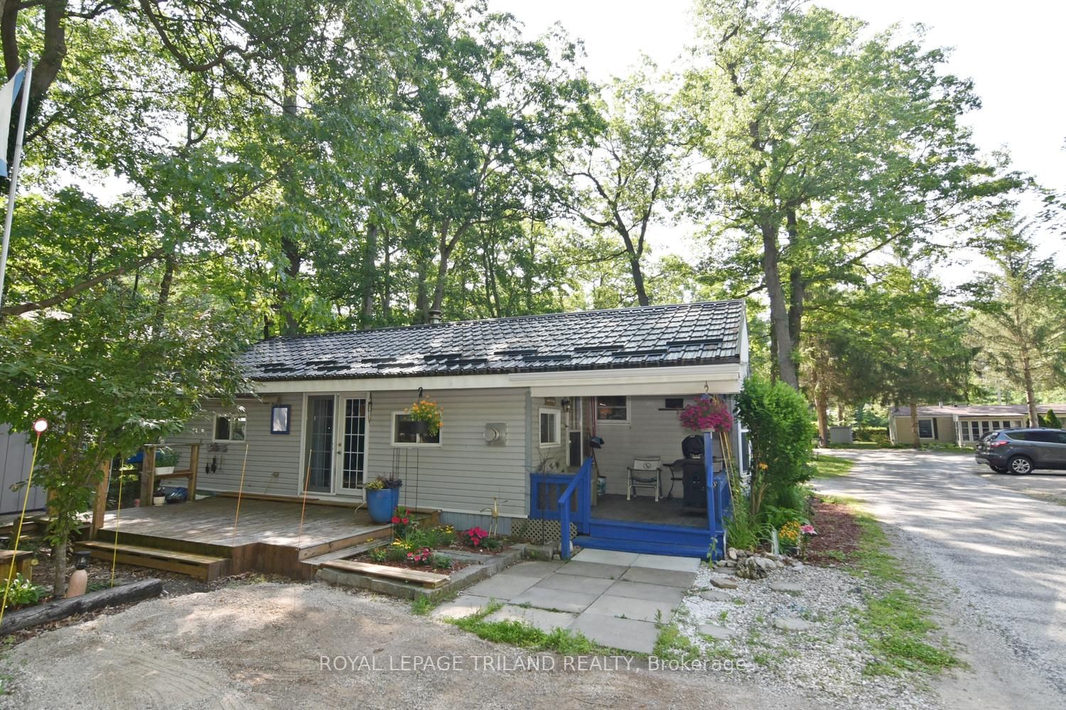 9910 Northville Crescent B11 Property Photo 2