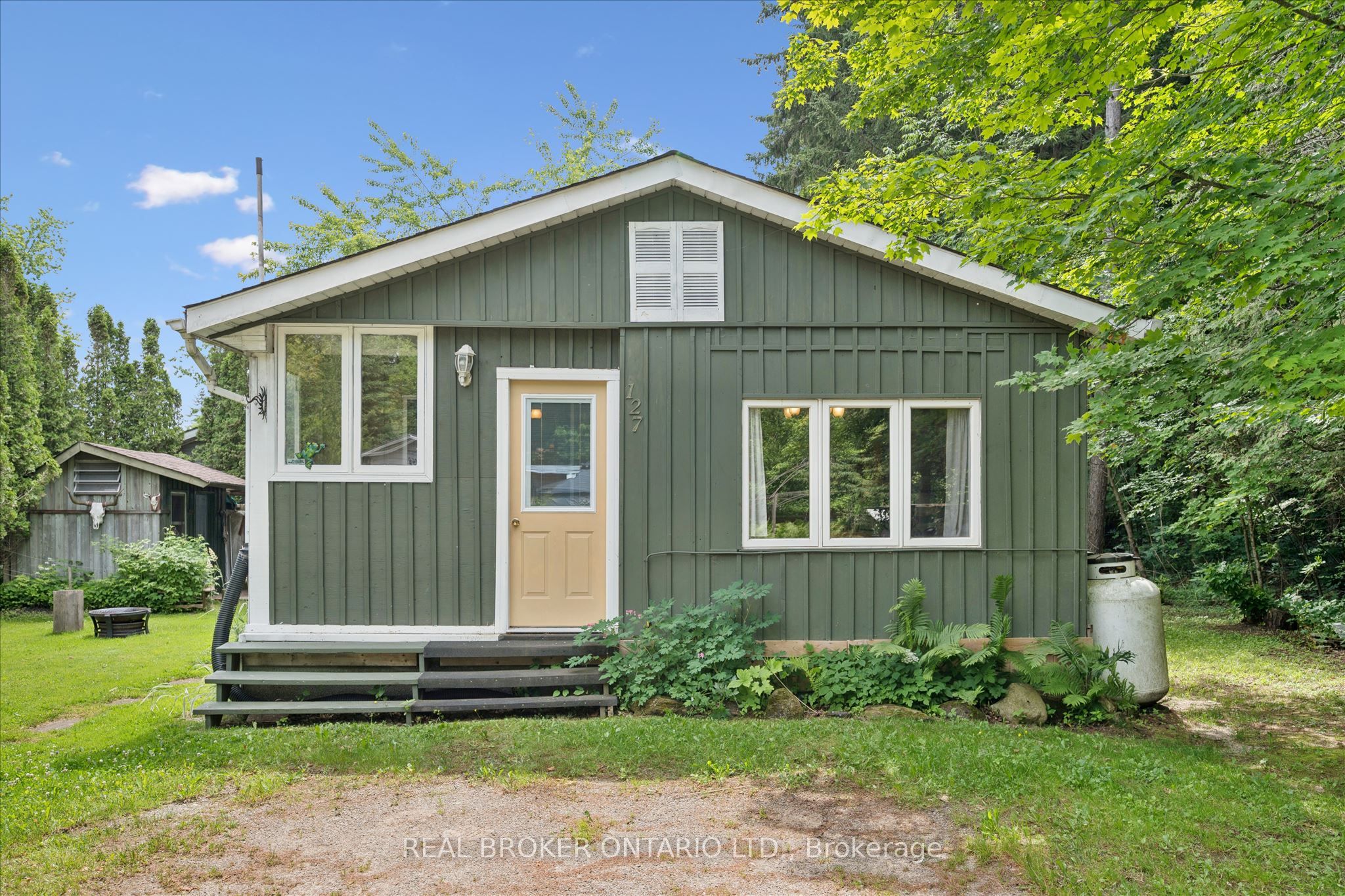 127 Cedar Crescent Property Photo 1