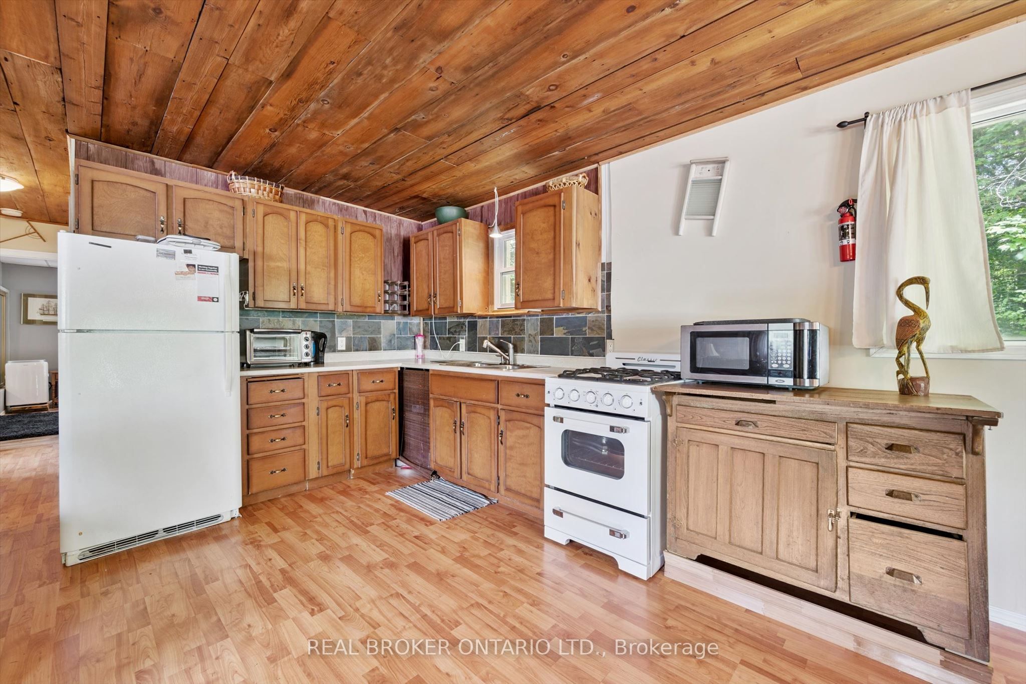 127 Cedar Crescent Property Photo 8