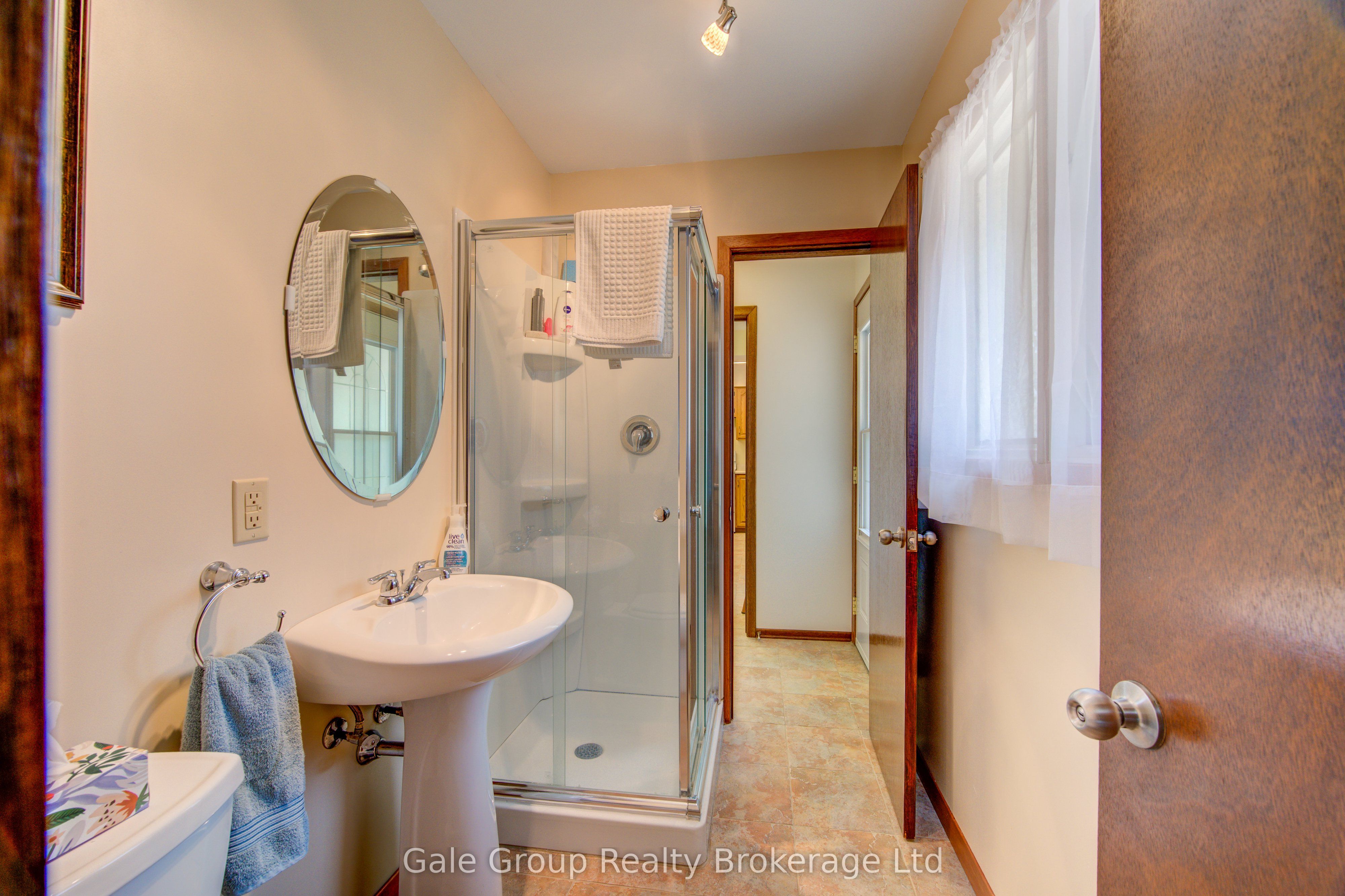 74 Pine Street W Property Photo 26