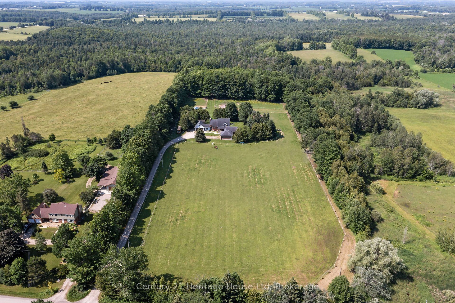 5822 2nd Line Property Photo 1