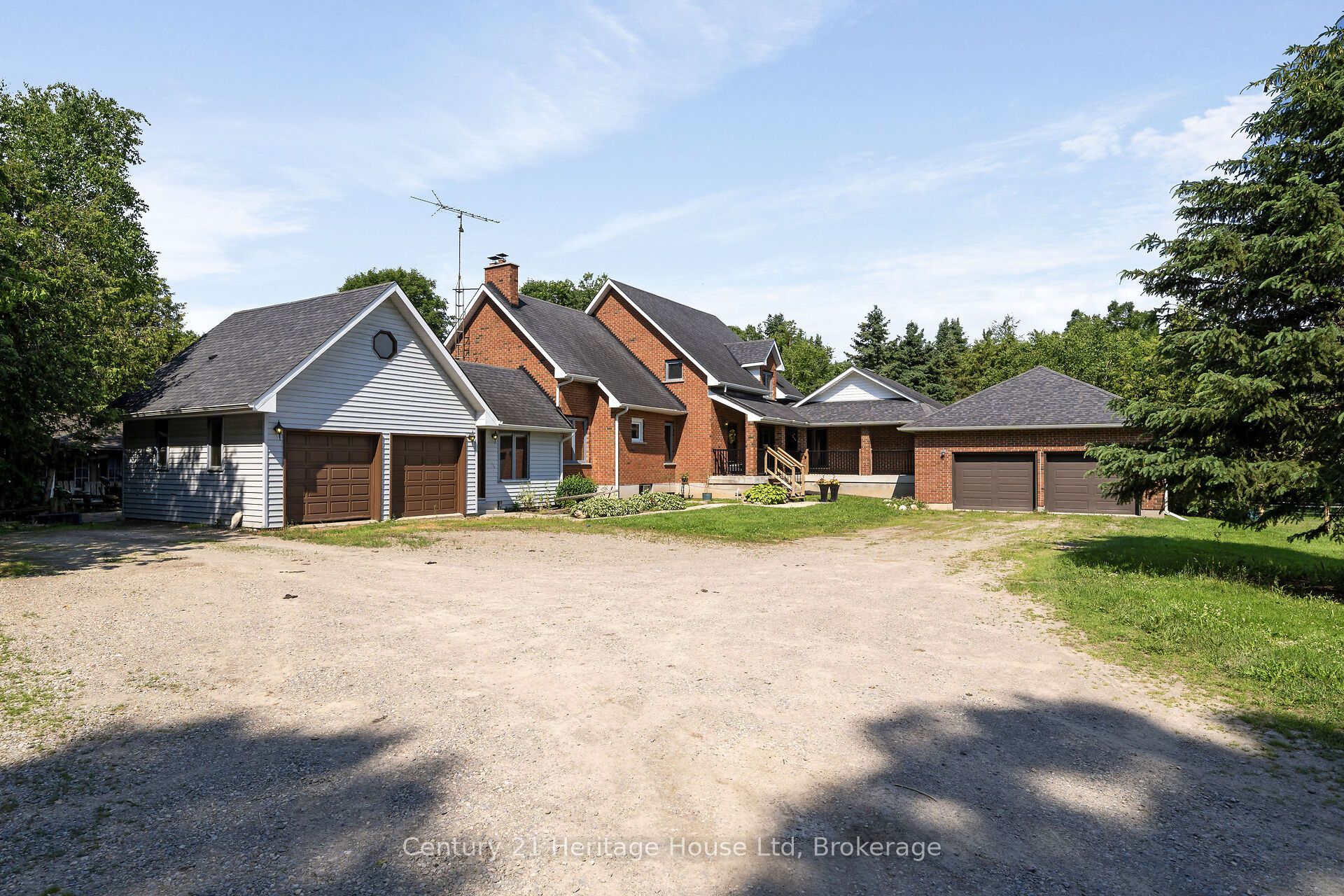 5822 2nd Line Property Photo 2