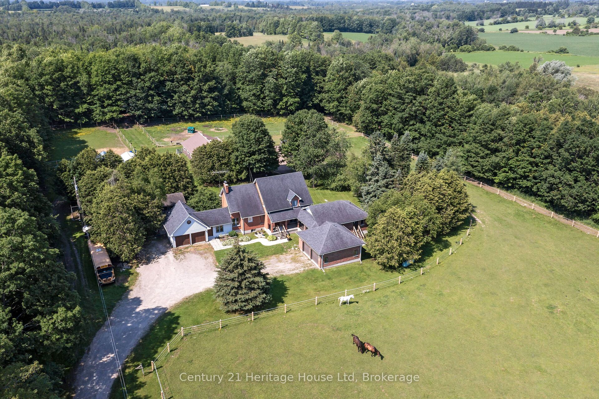 5822 2nd Line Property Photo 6