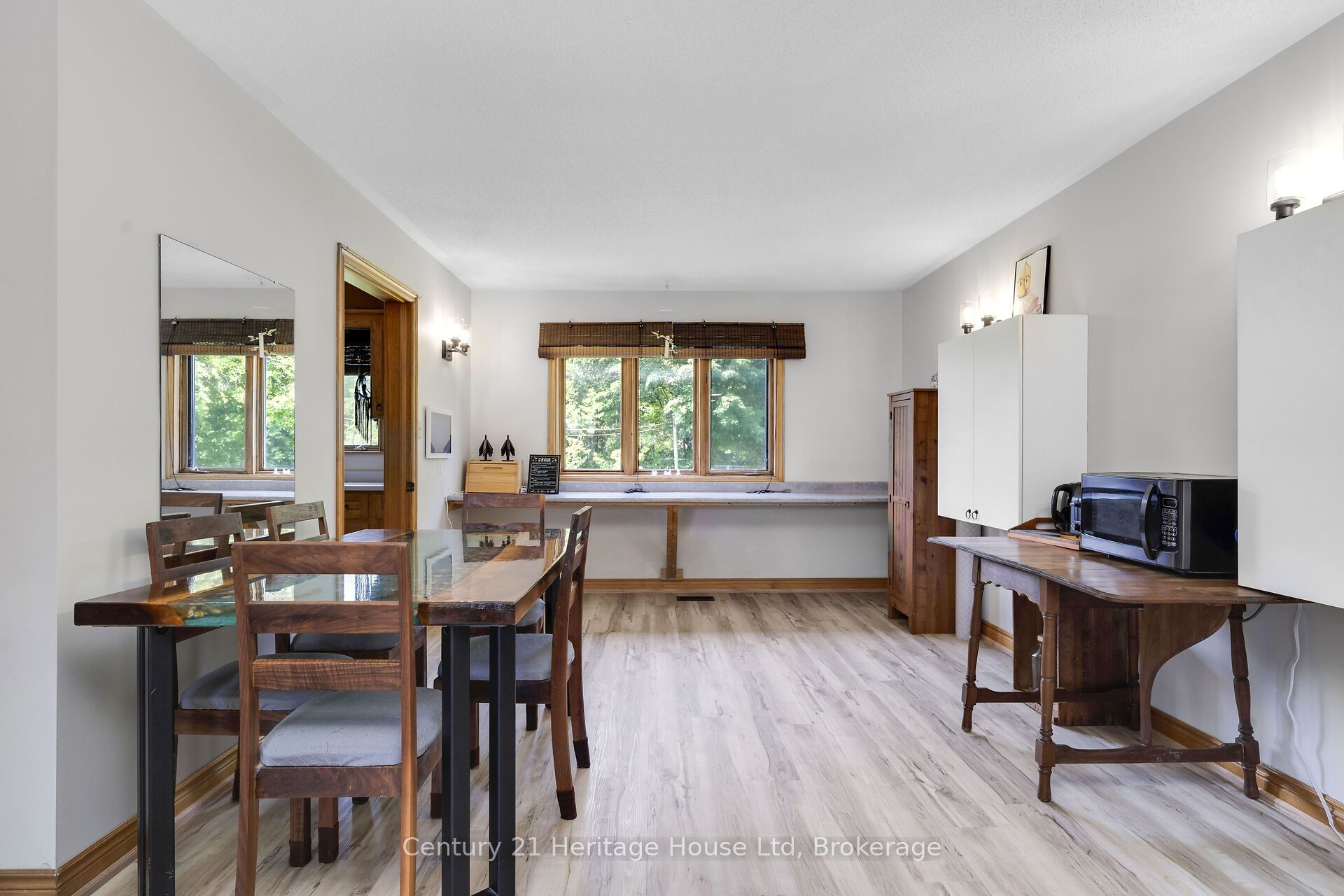 5822 2nd Line Property Photo 12
