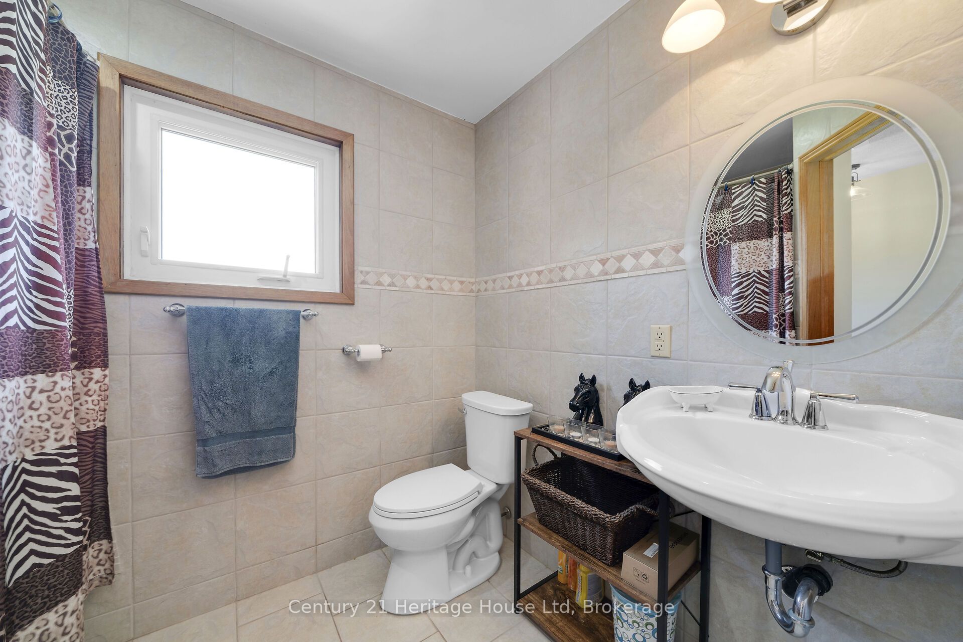 5822 2nd Line Property Photo 17
