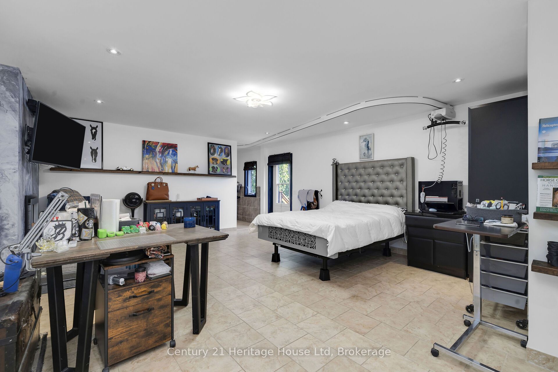 5822 2nd Line Property Photo 18