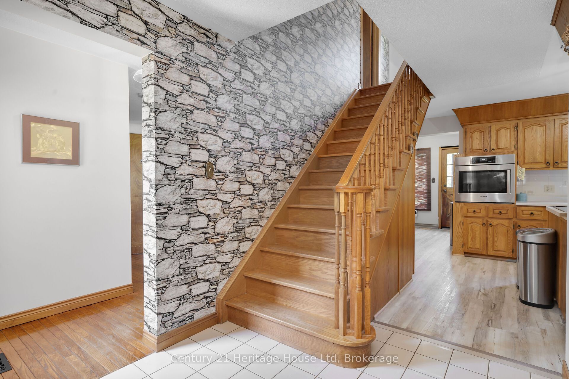 5822 2nd Line Property Photo 20