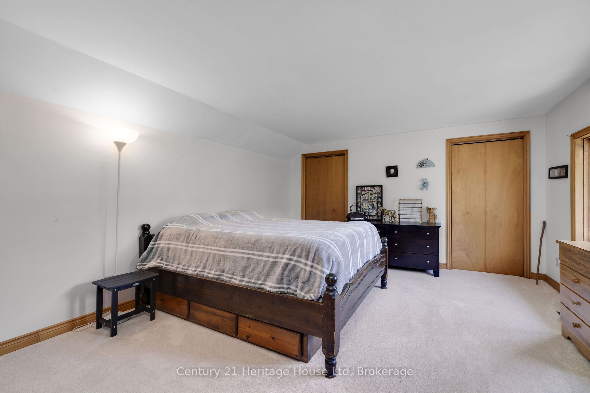 5822 2nd Line Property Photo 21