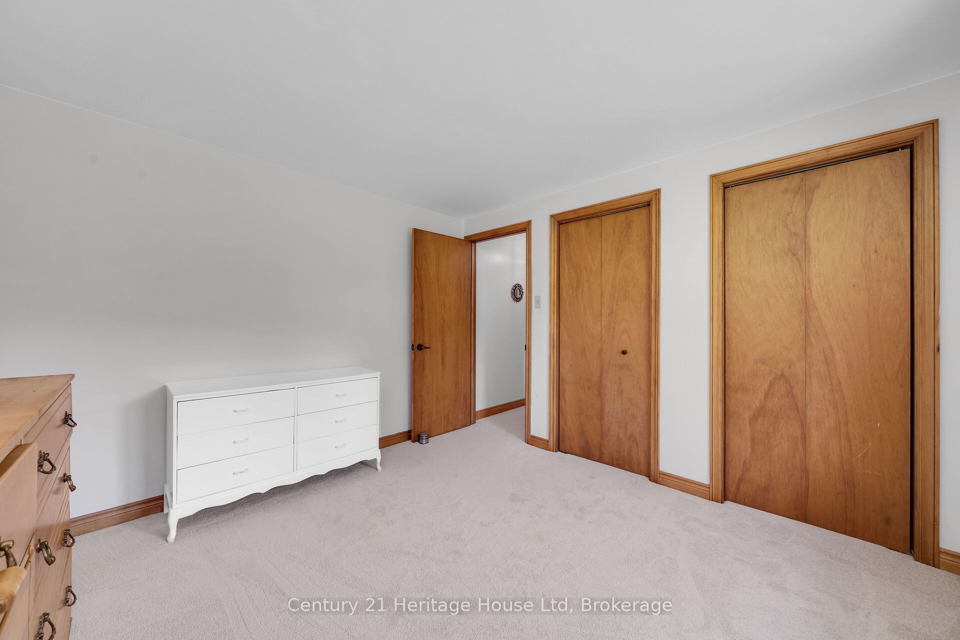 5822 2nd Line Property Photo 24