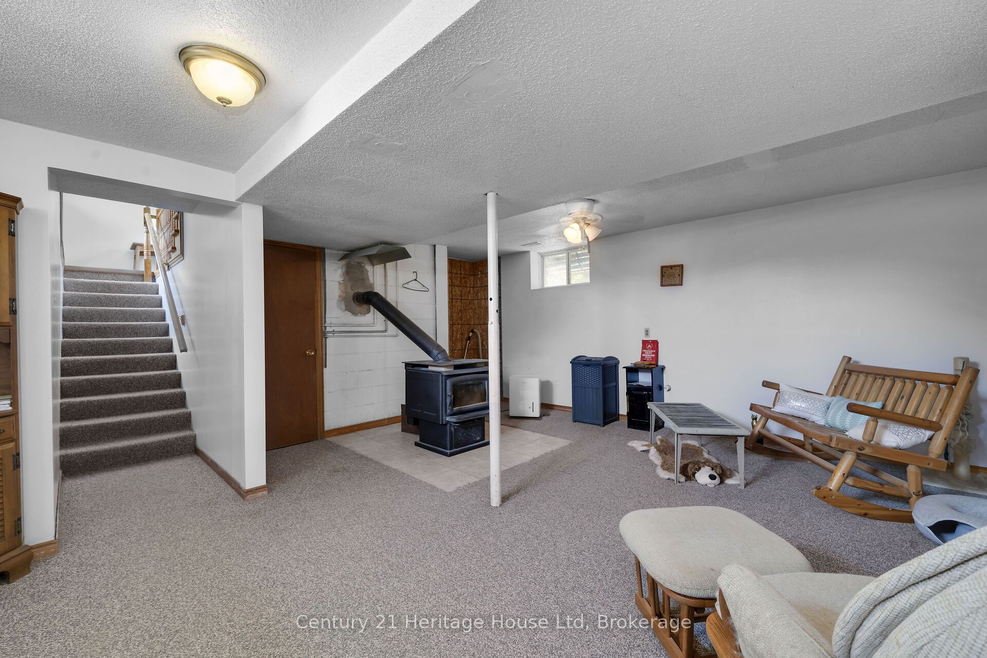5822 2nd Line Property Photo 26