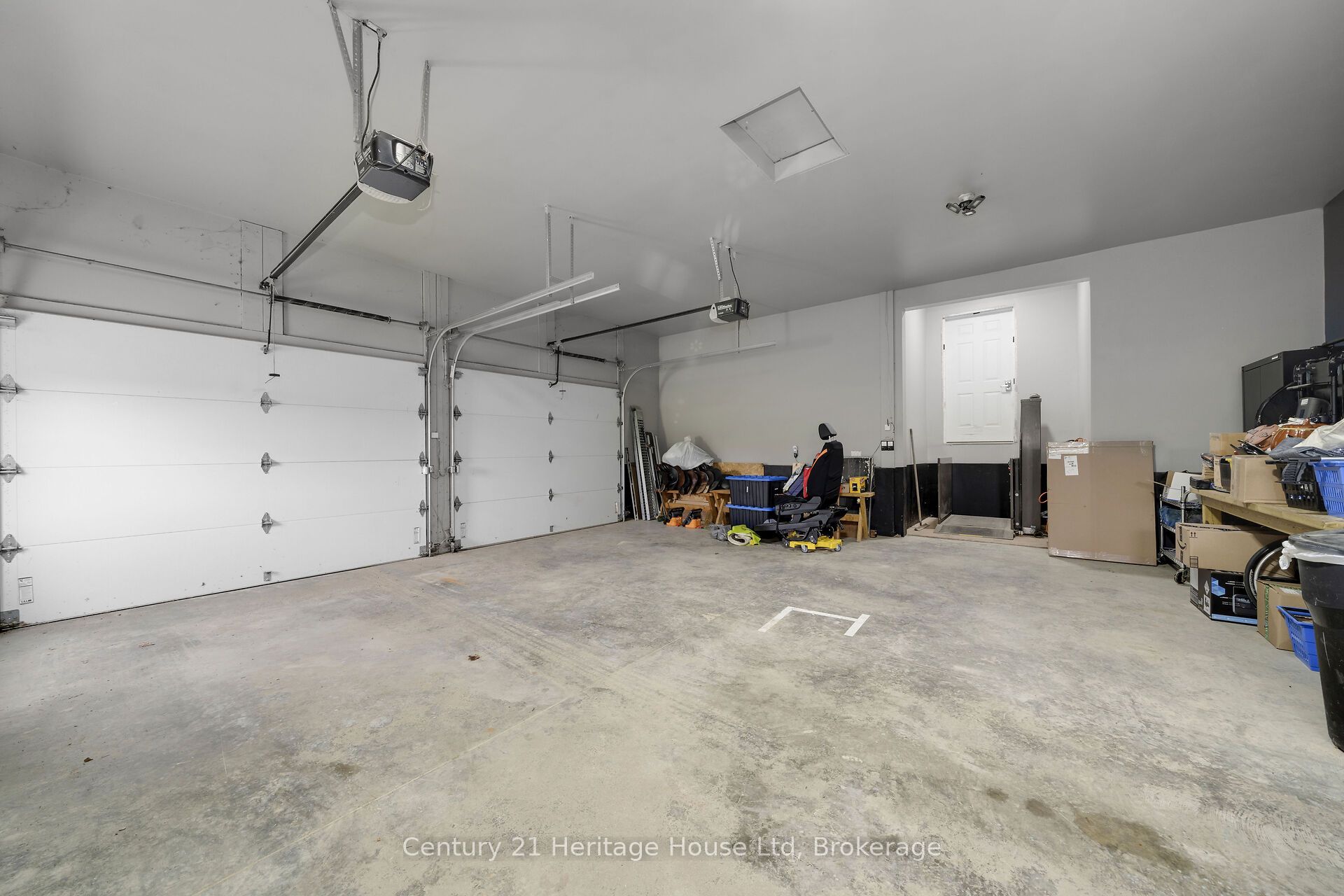 5822 2nd Line Property Photo 28