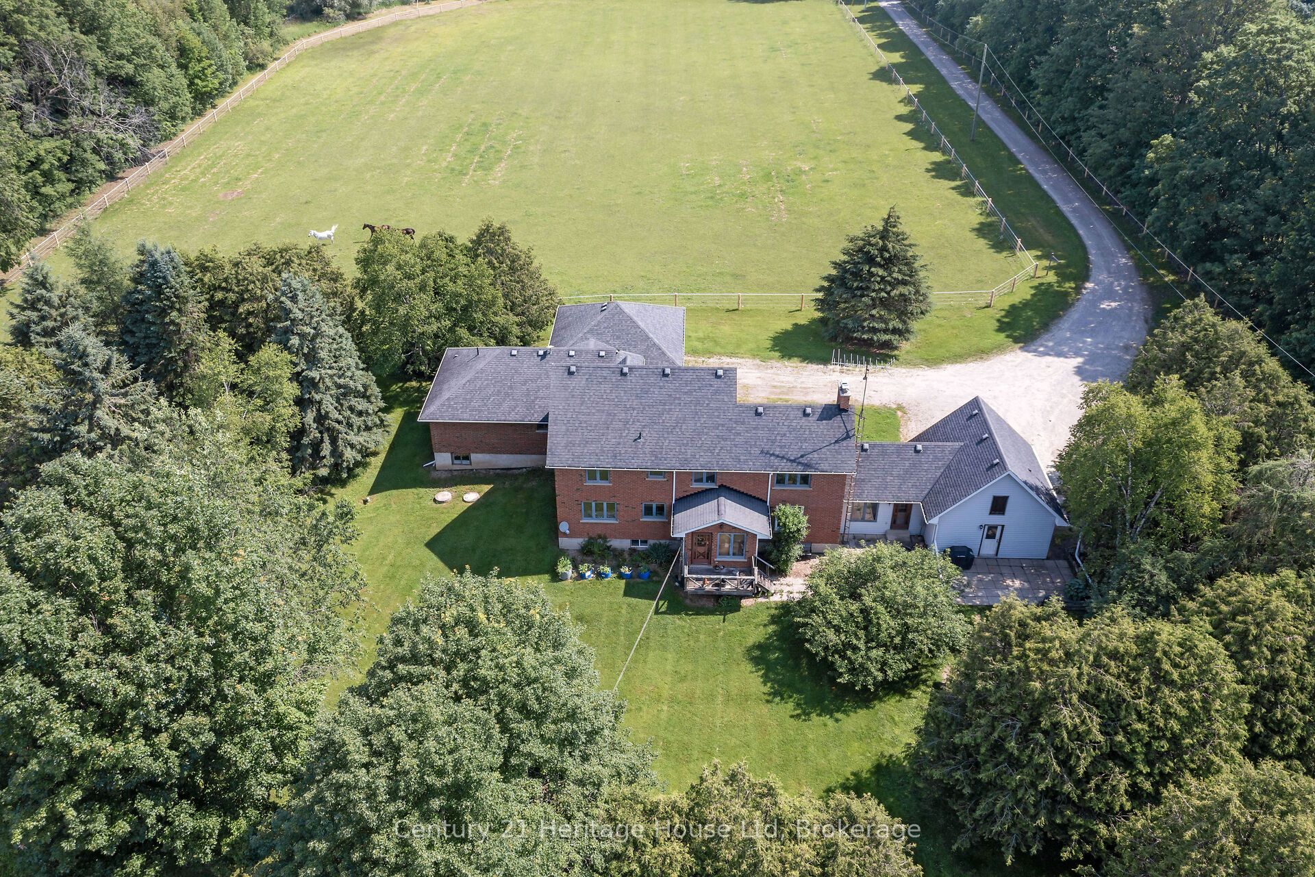 5822 2nd Line Property Photo 31